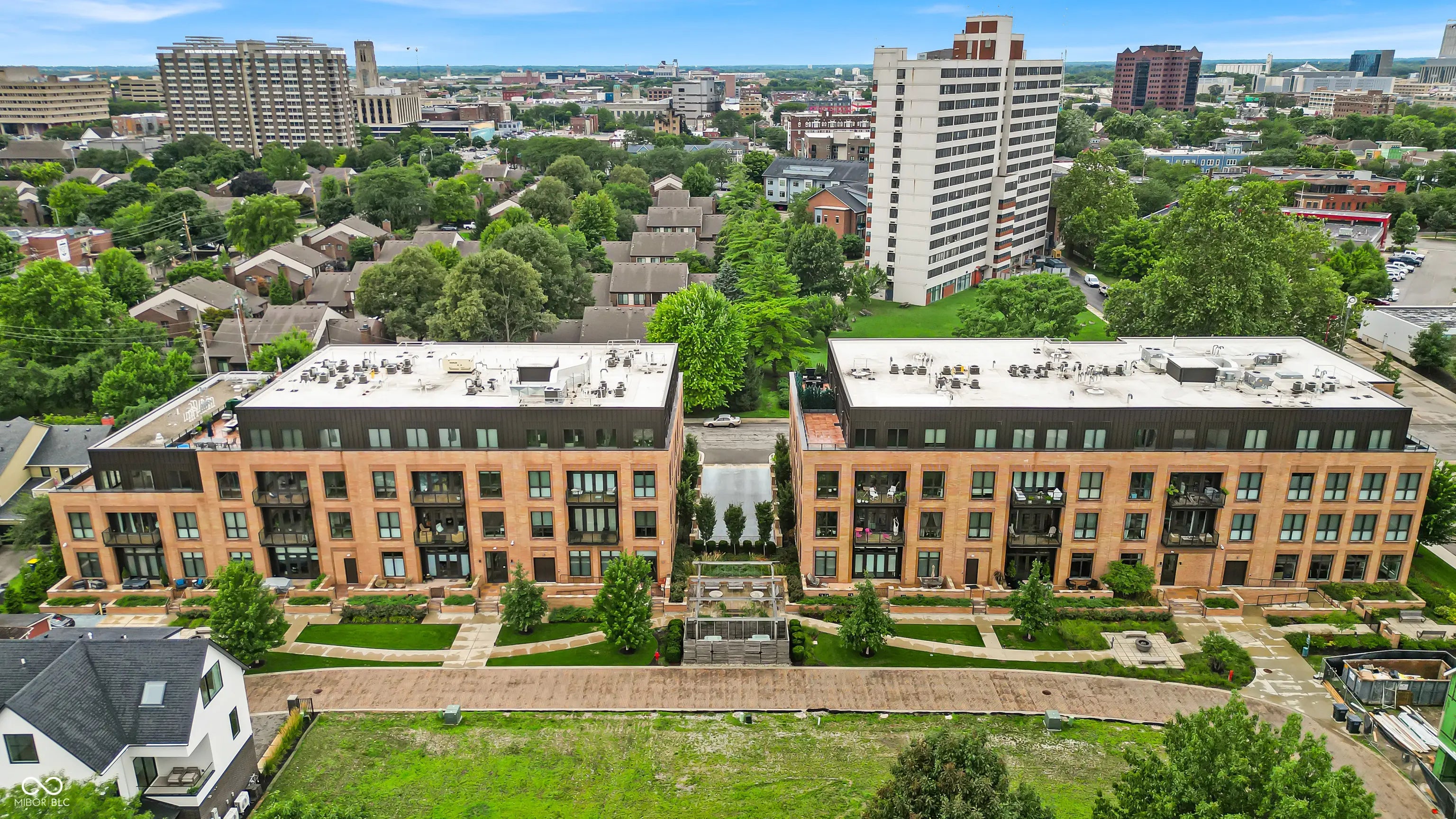 Photo of 877 N East Street 206 Indianapolis, IN 46202