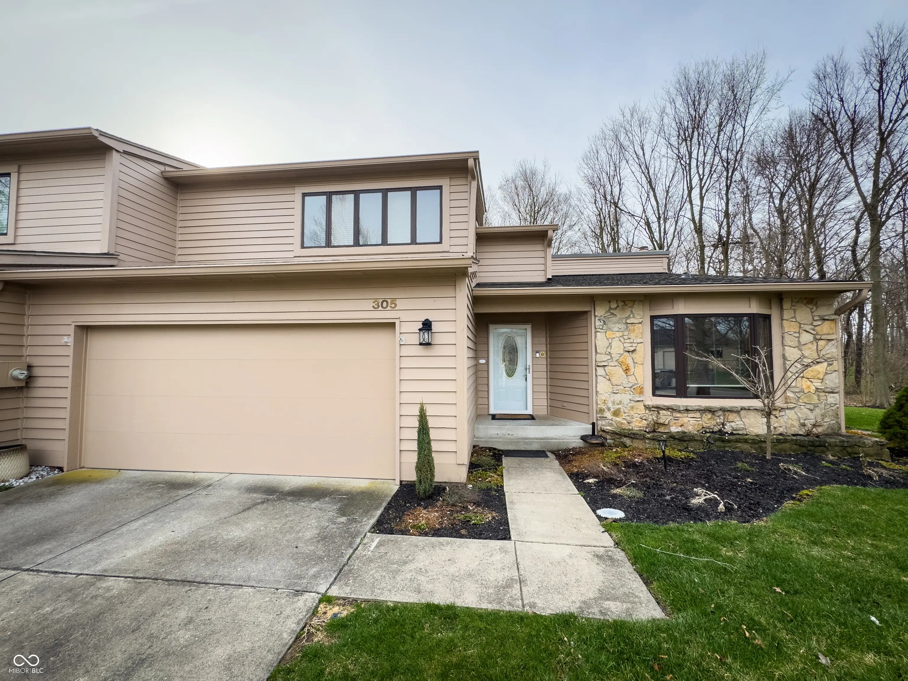Photo of 305 Sandbrook Drive Noblesville, IN 46062