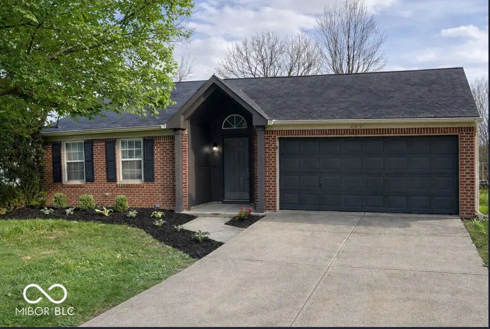 6815 Cherry Laurel Lane, Fishers