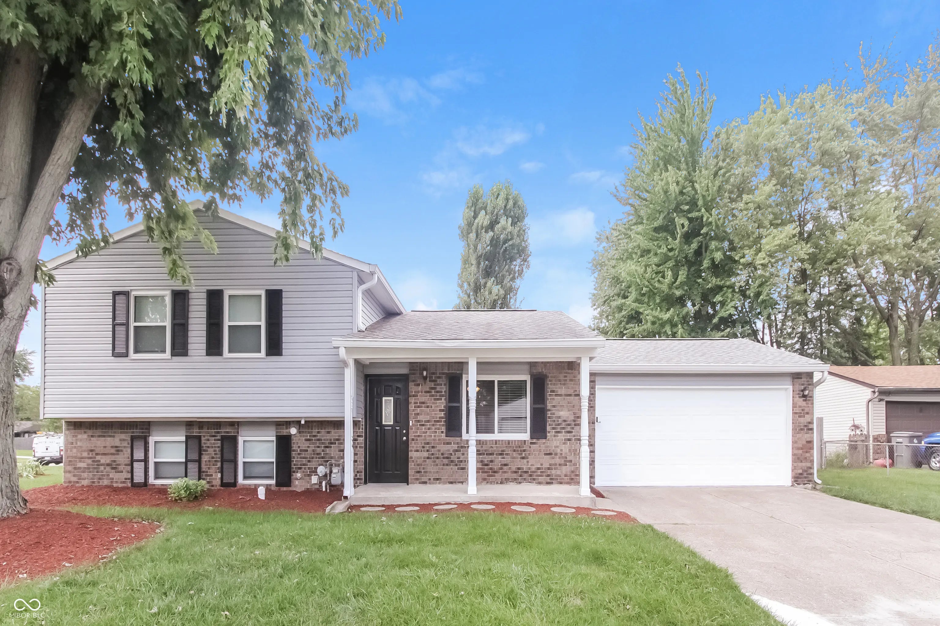 6820 Inverness Way, Indianapolis
