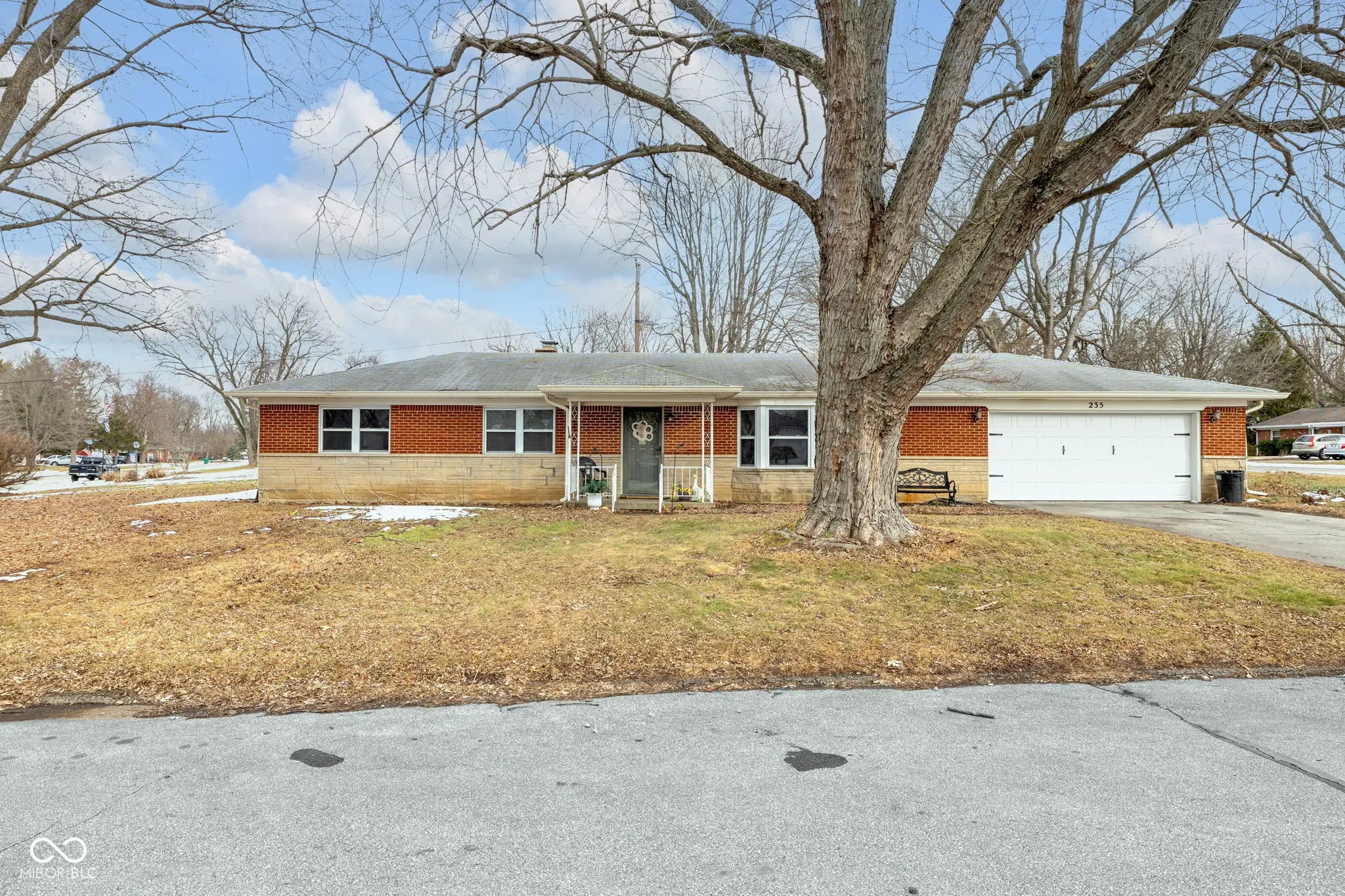 235 Venable Drive, Avon