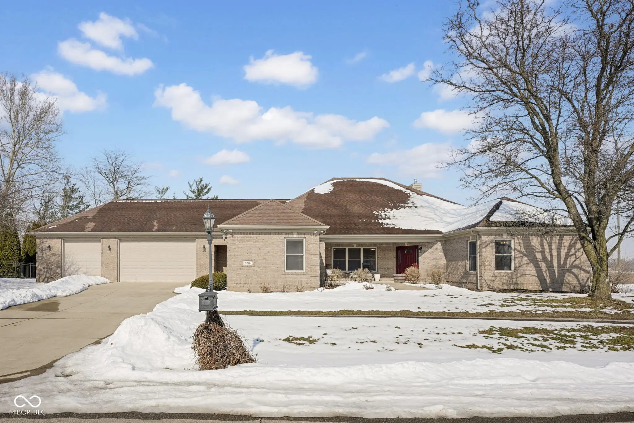 Photo of 2202 Peartree Ct Columbus, IN 47201