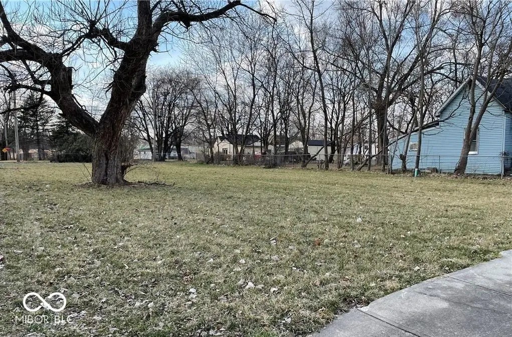 Photo of 2215 Locust Street Anderson, IN 46016