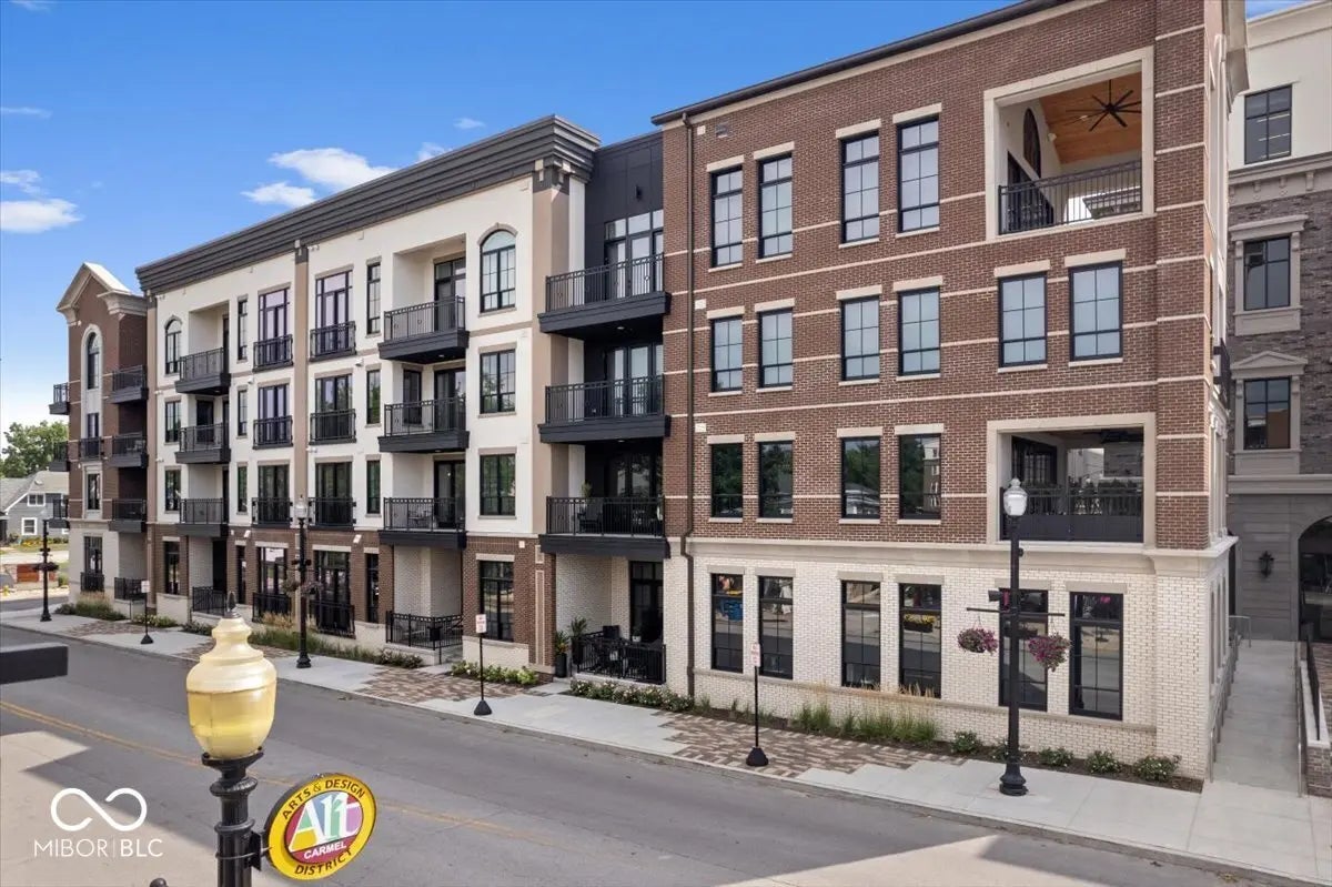 Photo of 41 N Rangeline Road 306 Carmel, IN 46032