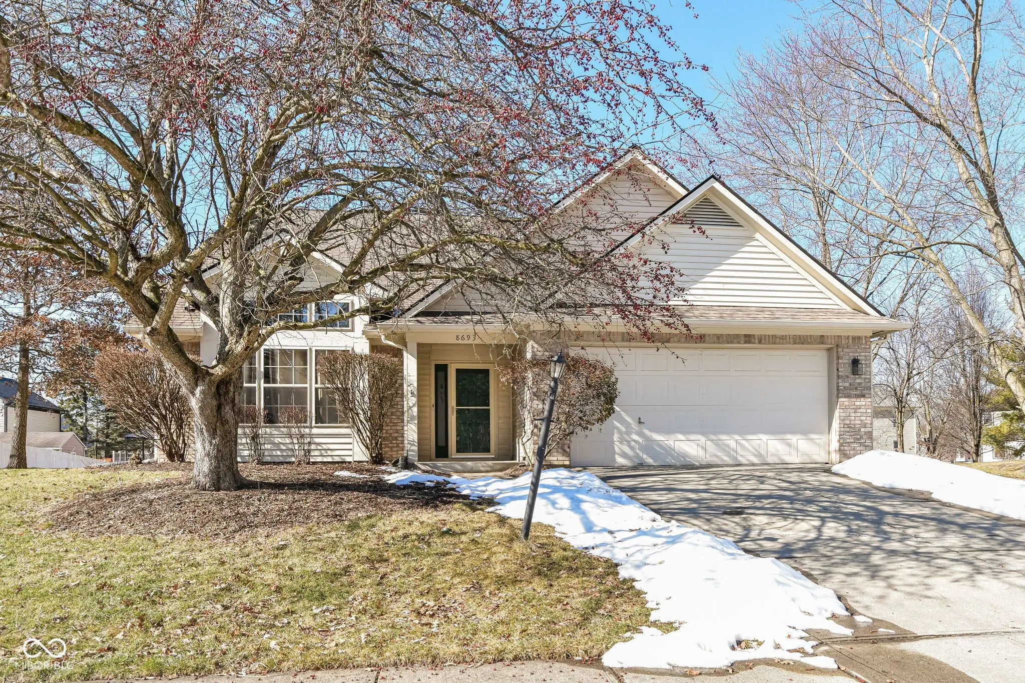 8693 Buffett Parkway, Fishers