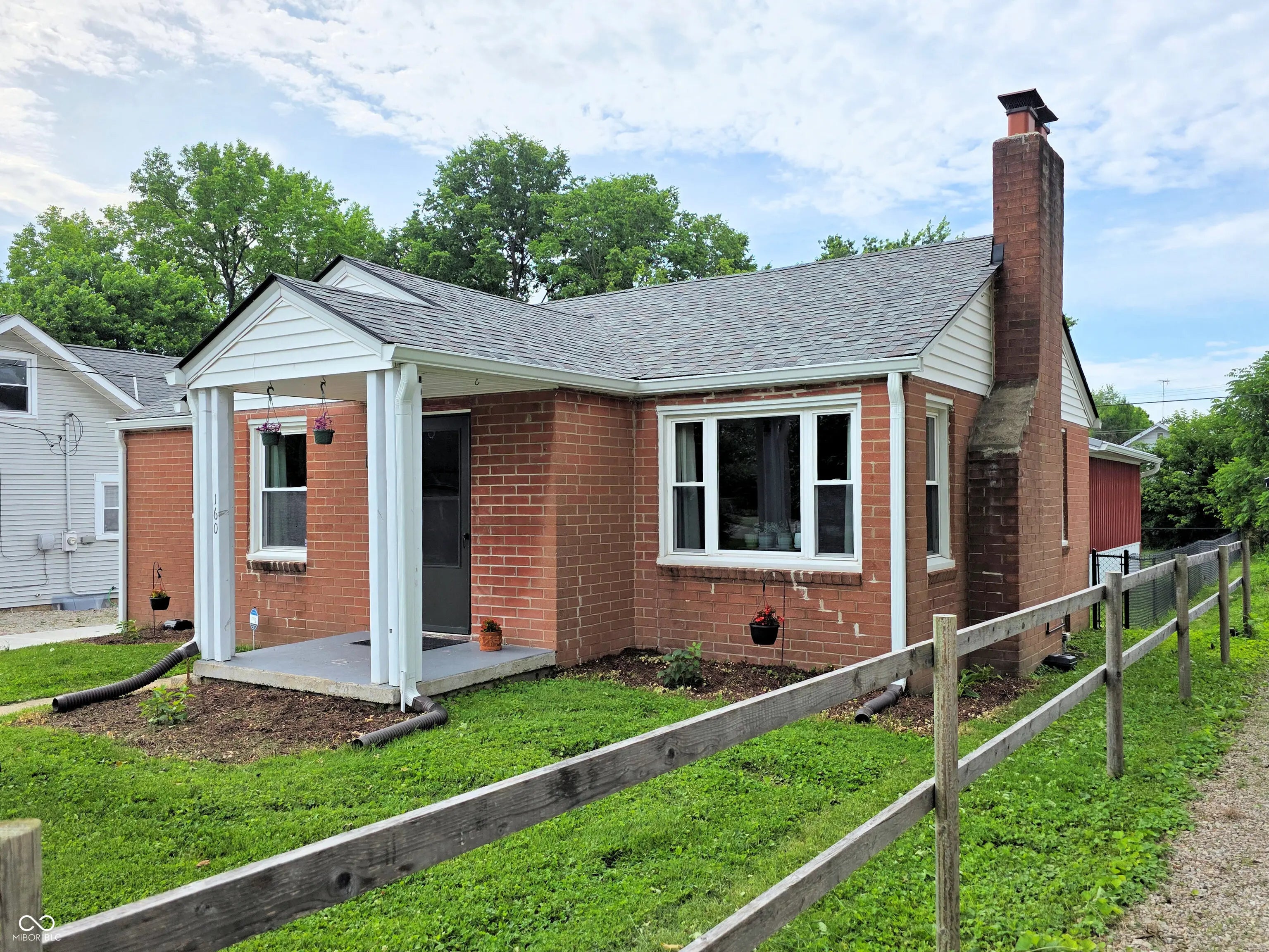 160 E Elm Street, Morgantown