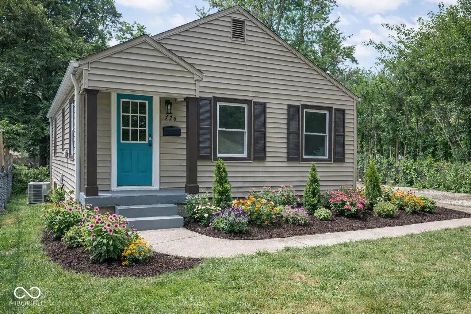 Photo of 726 N Routiers Avenue Indianapolis, IN 46219