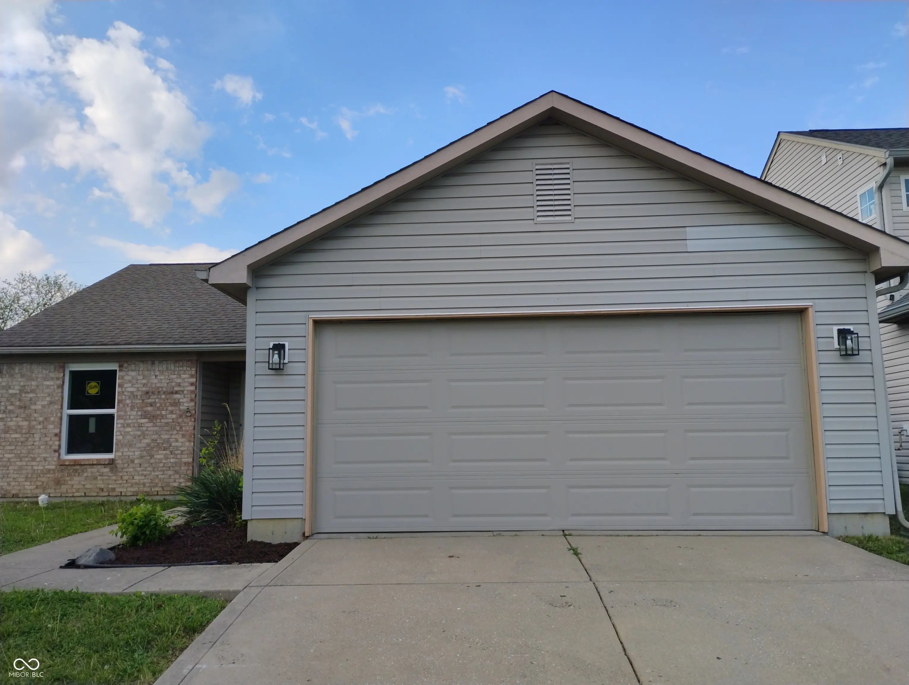 Photo of 9714 Treyburn Lakes Drive Indianapolis, IN 46239