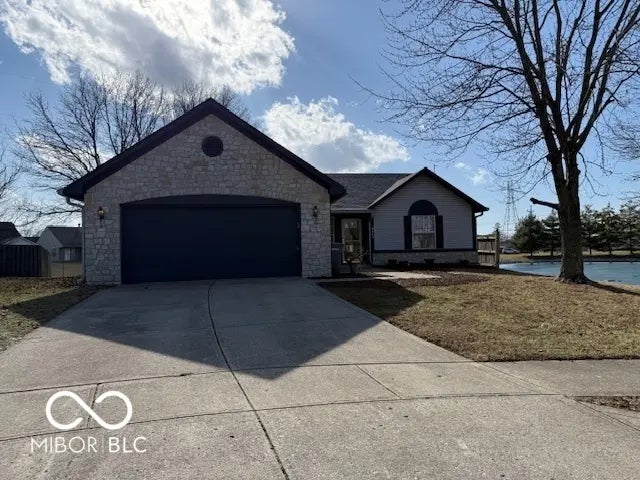 6045 Arlington Way, Indianapolis