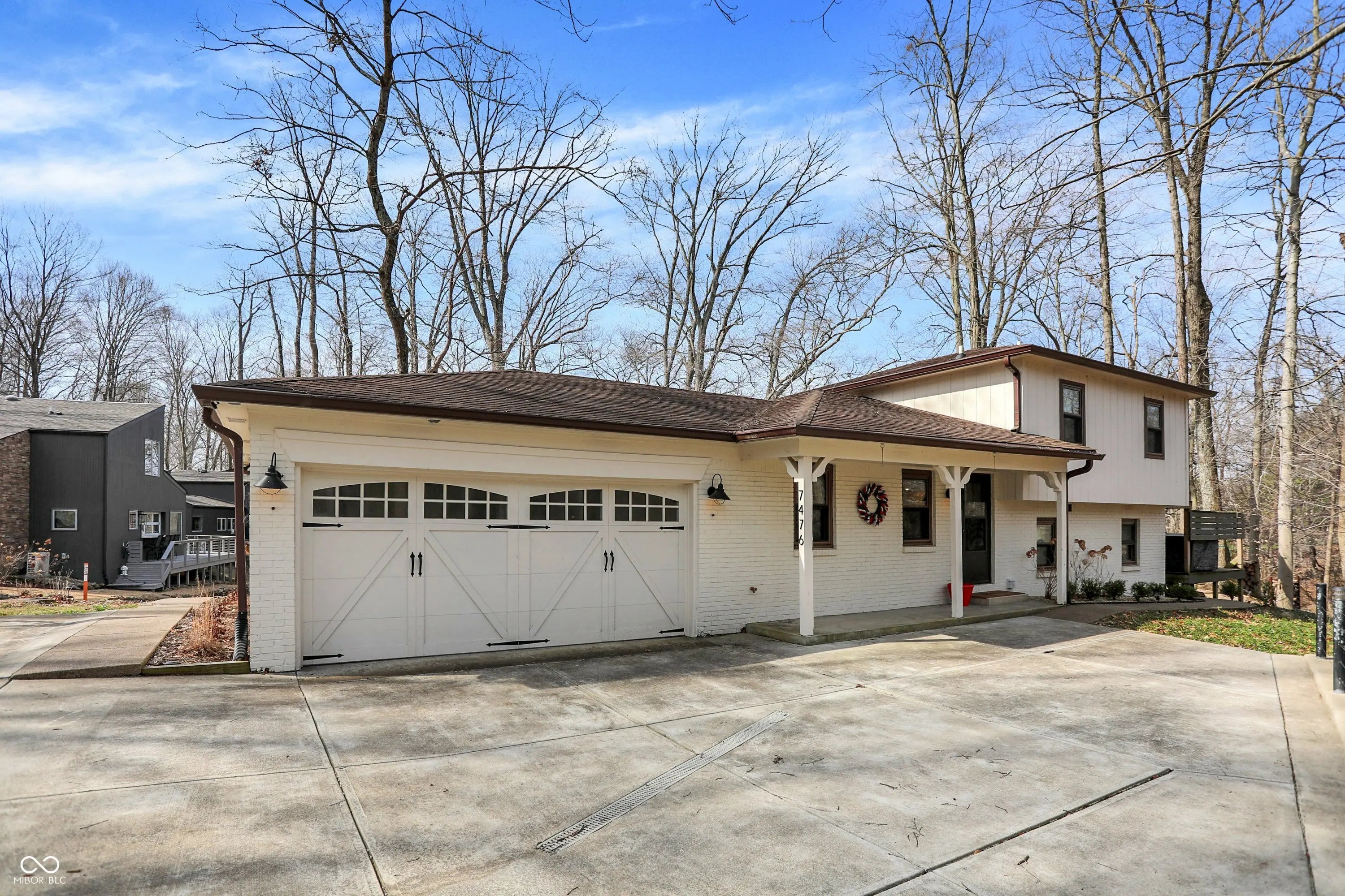 7476 S Susan Lane, Trafalgar