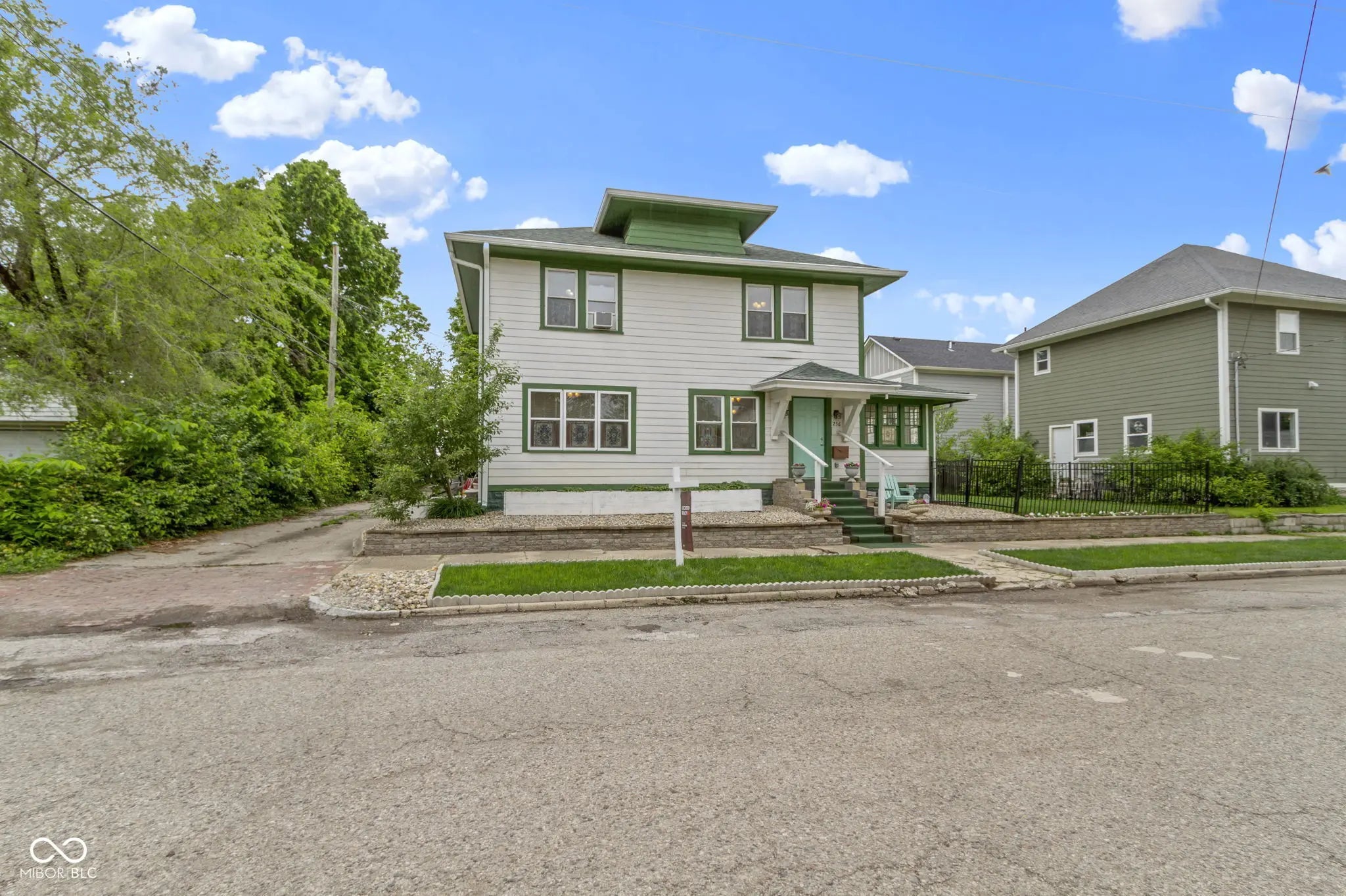 Photo of 236 W 33rd Street Indianapolis, IN 46208