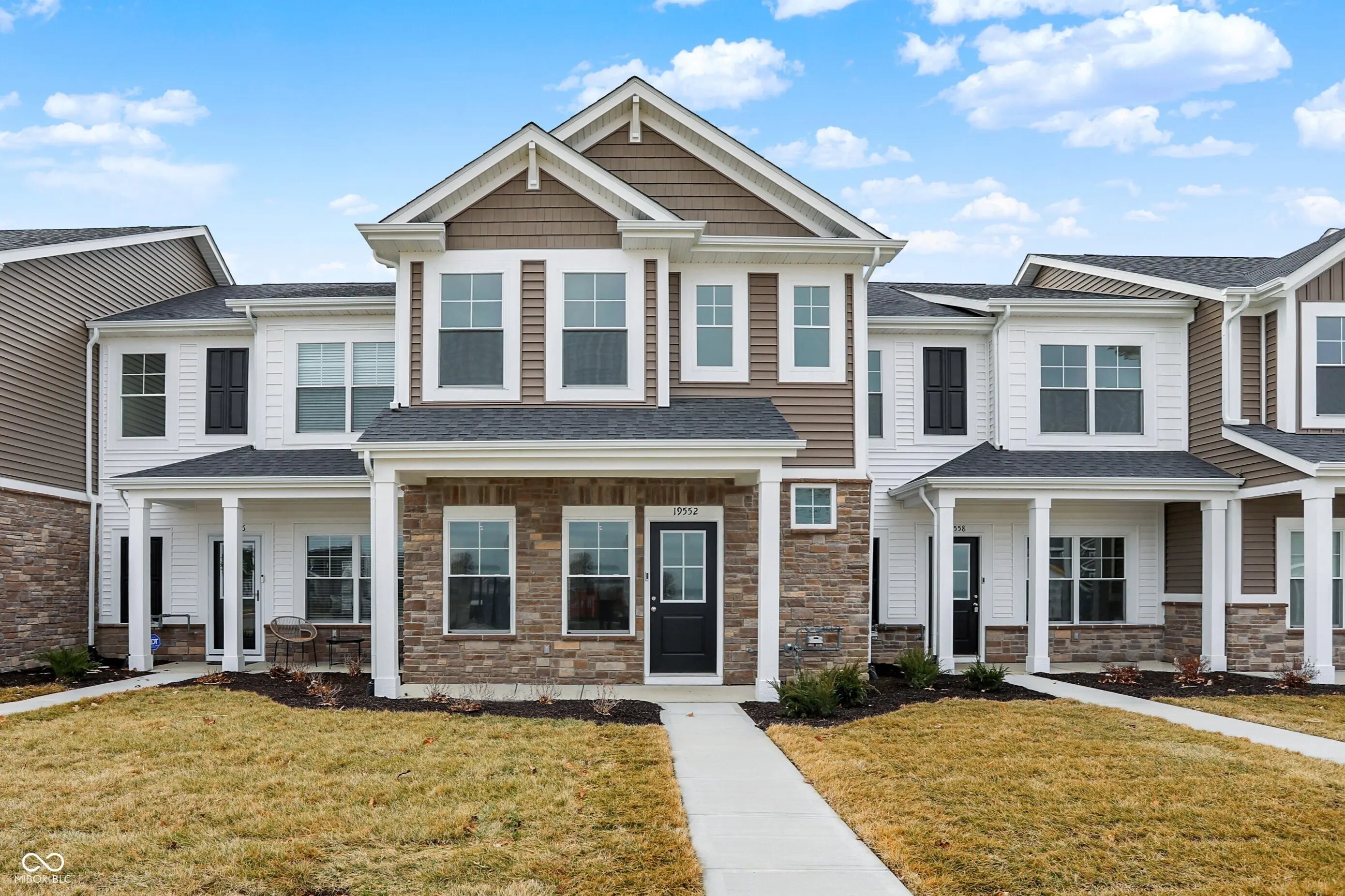 19552 Northwest Drive, Westfield