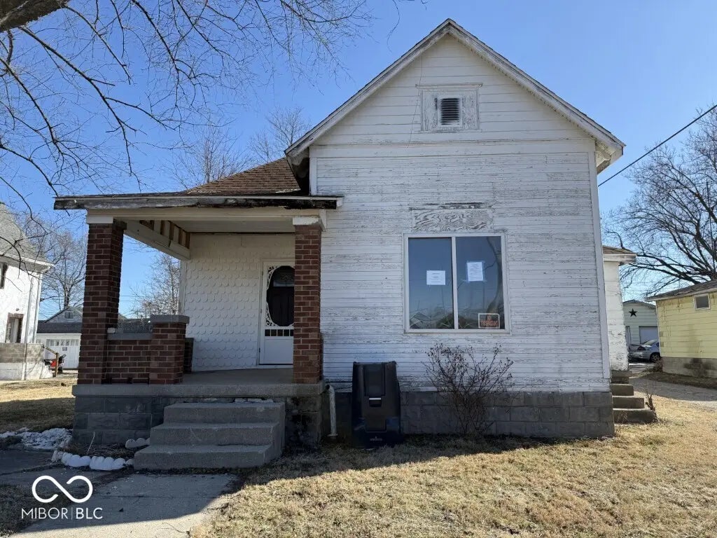 207 S Black Street, Alexandria