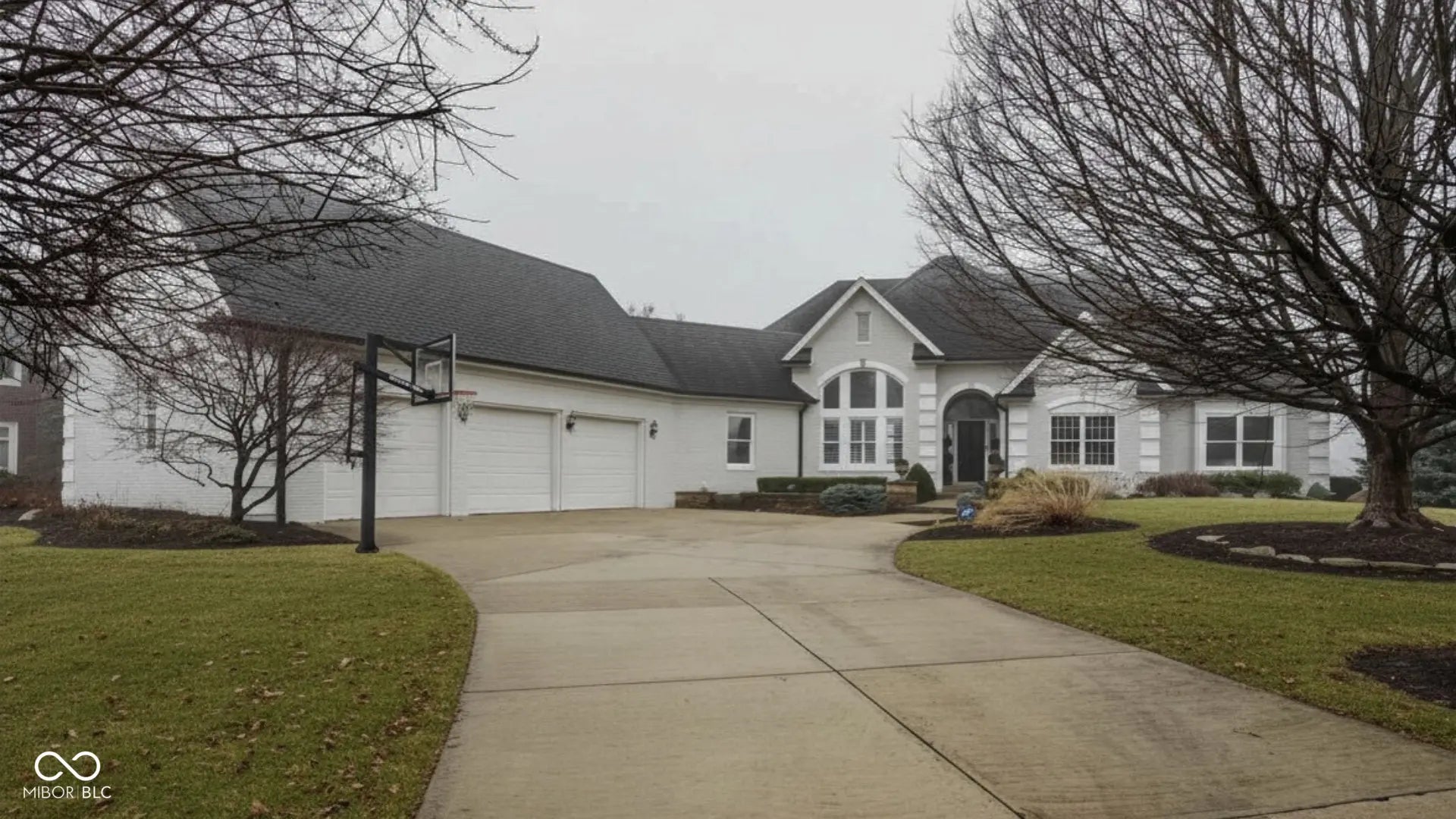 Photo of 9889 Summerlakes Drive Carmel, IN 46032
