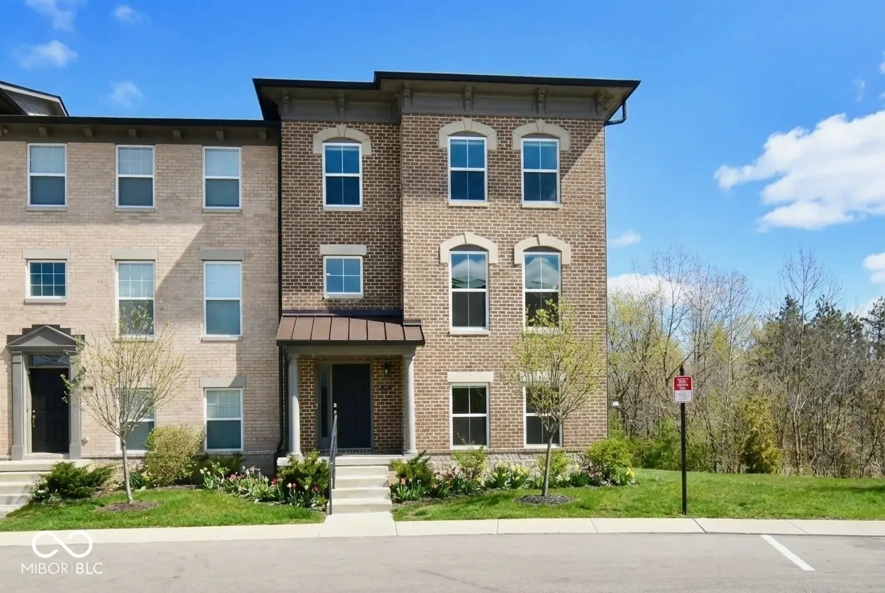 Photo of 348 Brunswick Way Zionsville, IN 46077