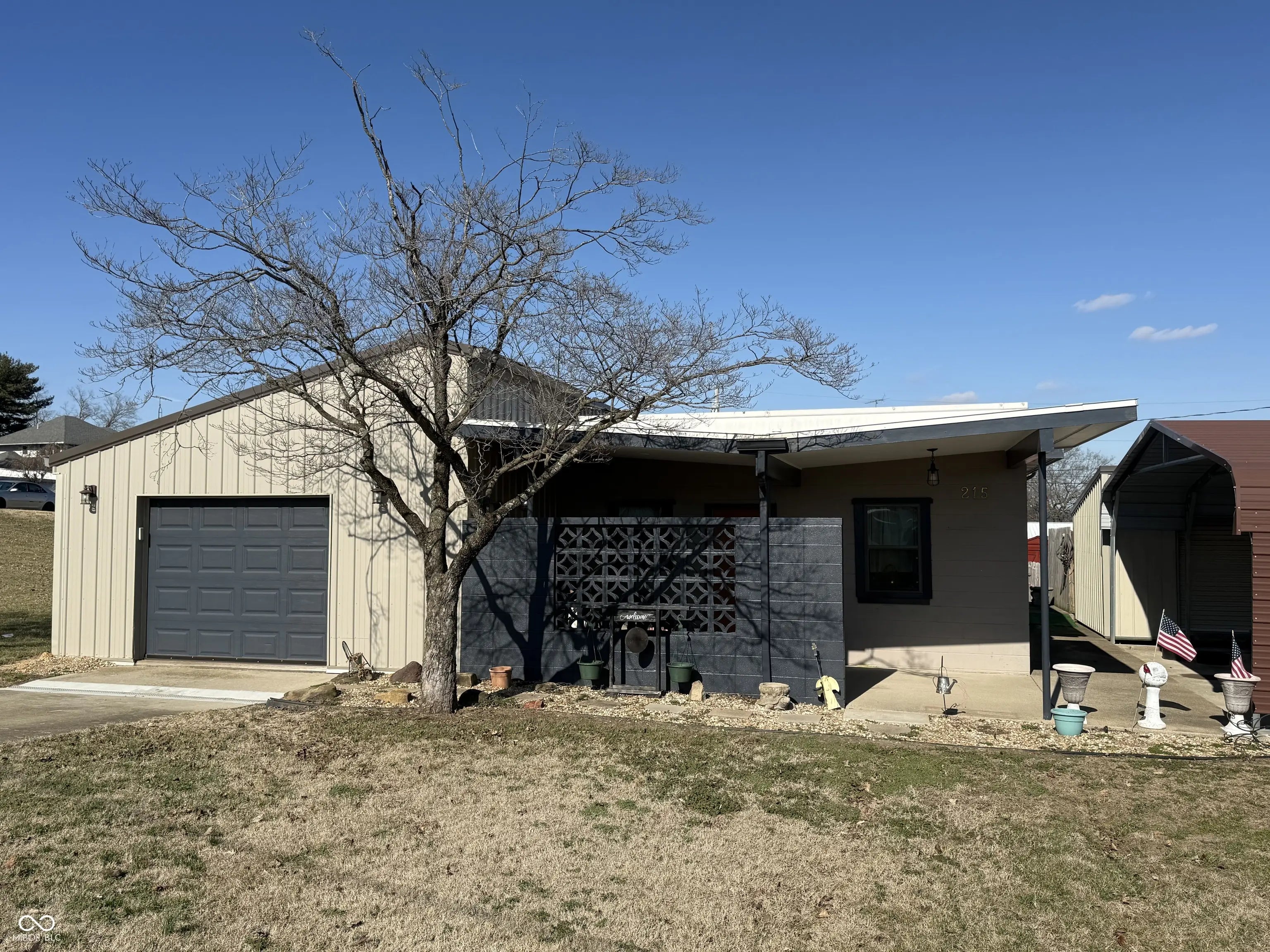 215 W Cross Street, Brownstown