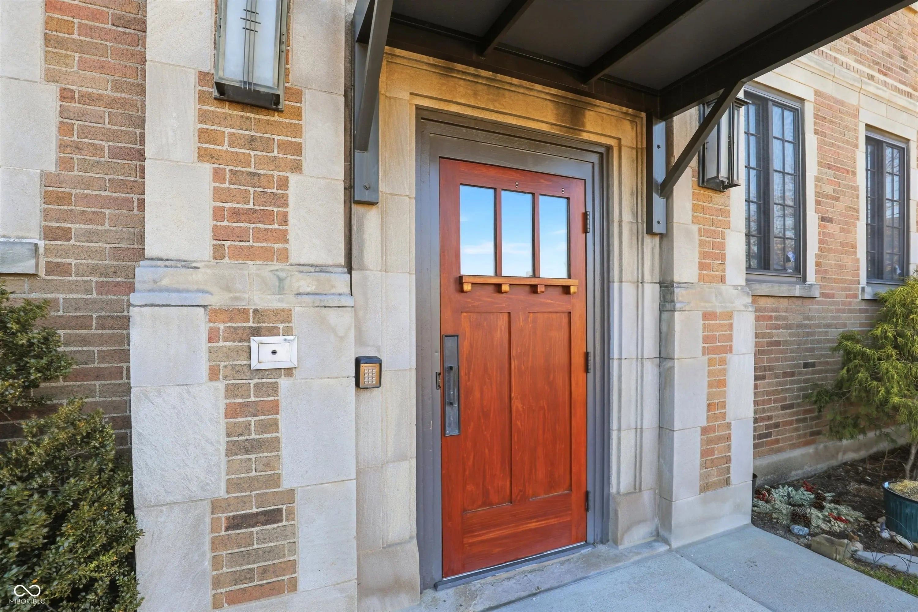 Photo of 825 N Delaware Street 3b Indianapolis, IN 46204