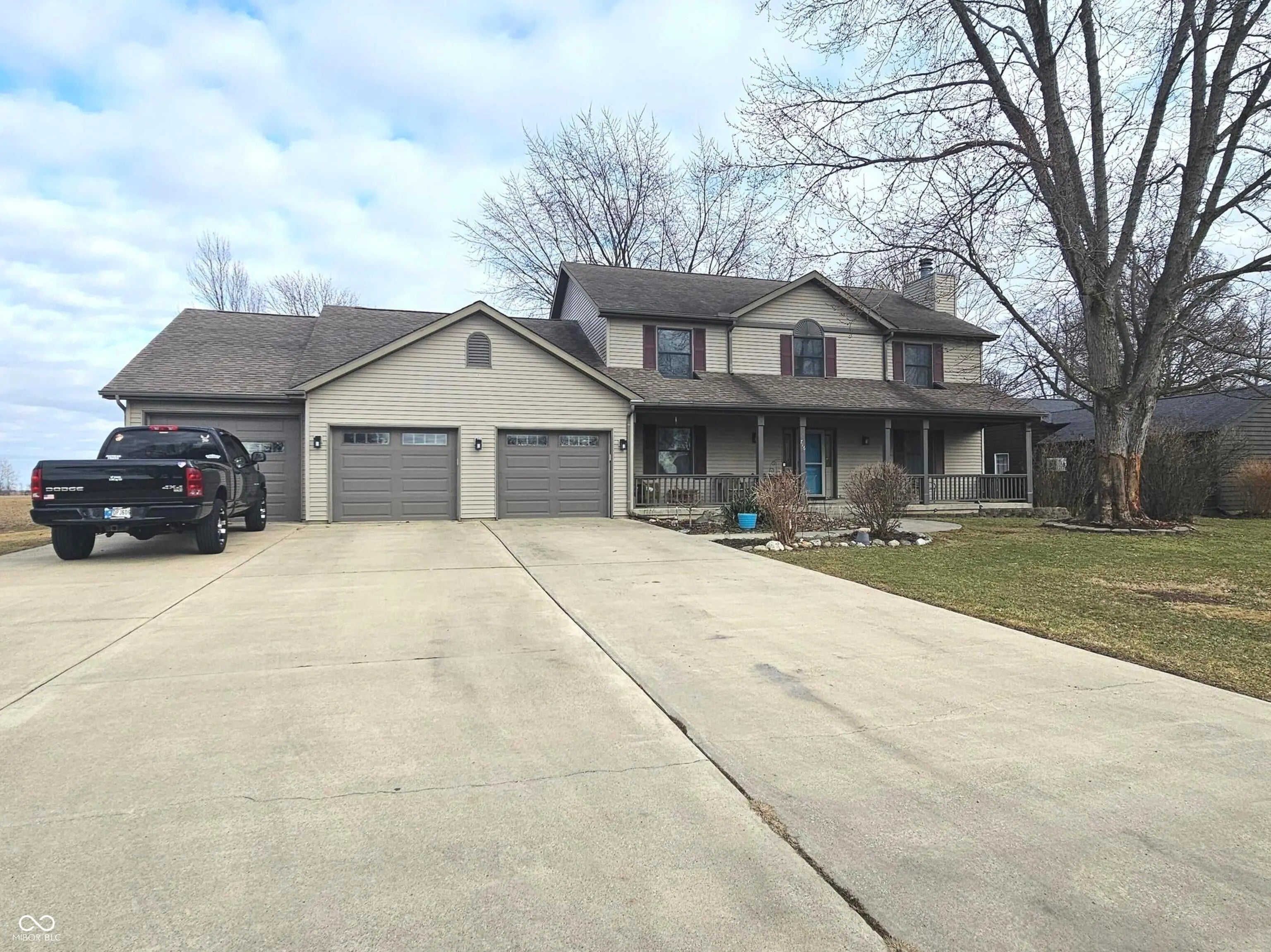 Photo of 716 Allen Drive Sweetser, IN 46987