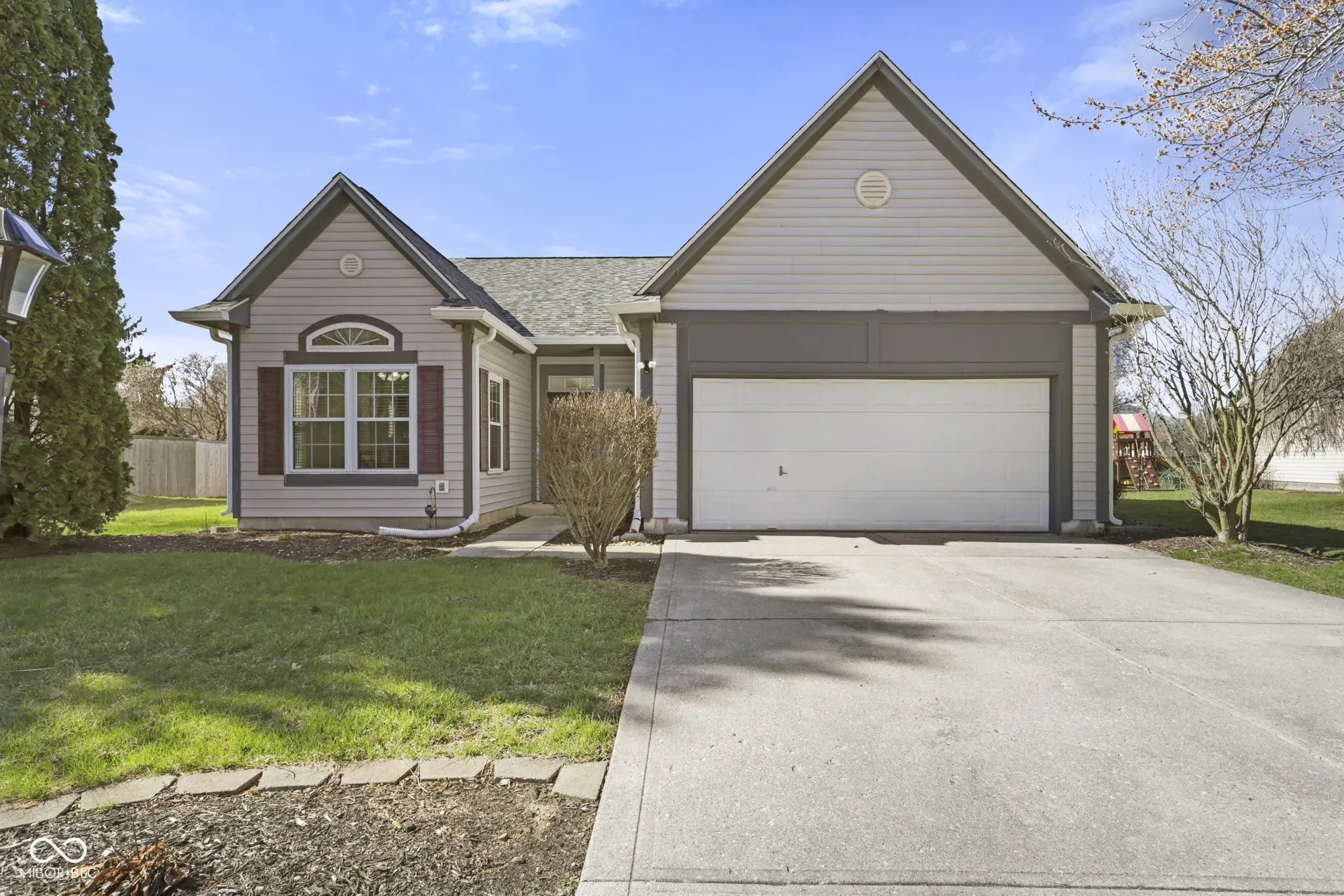 Photo of 18865 Wimbley Way Noblesville, IN 46060