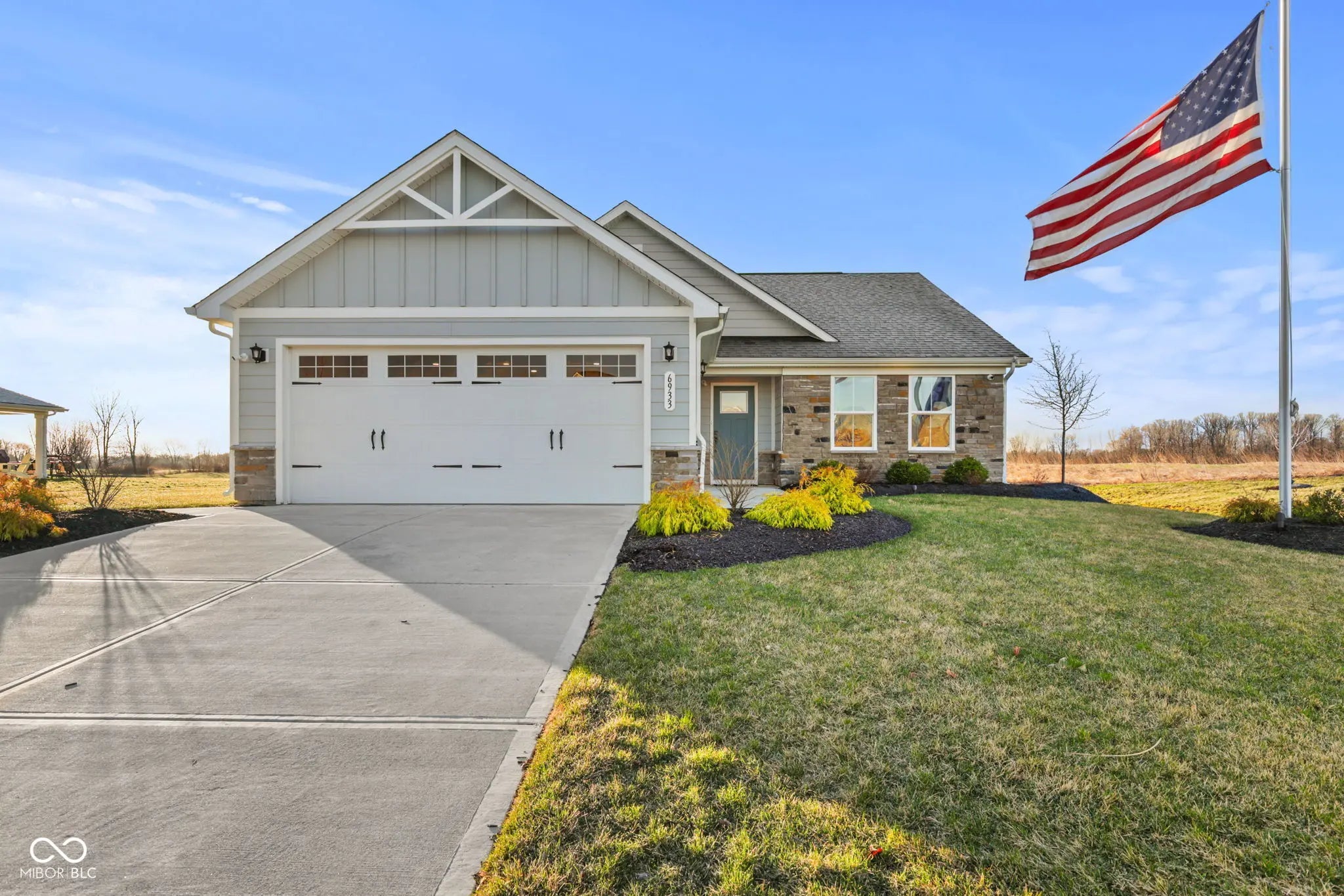 6933 E Bean Blossom Drive, Camby