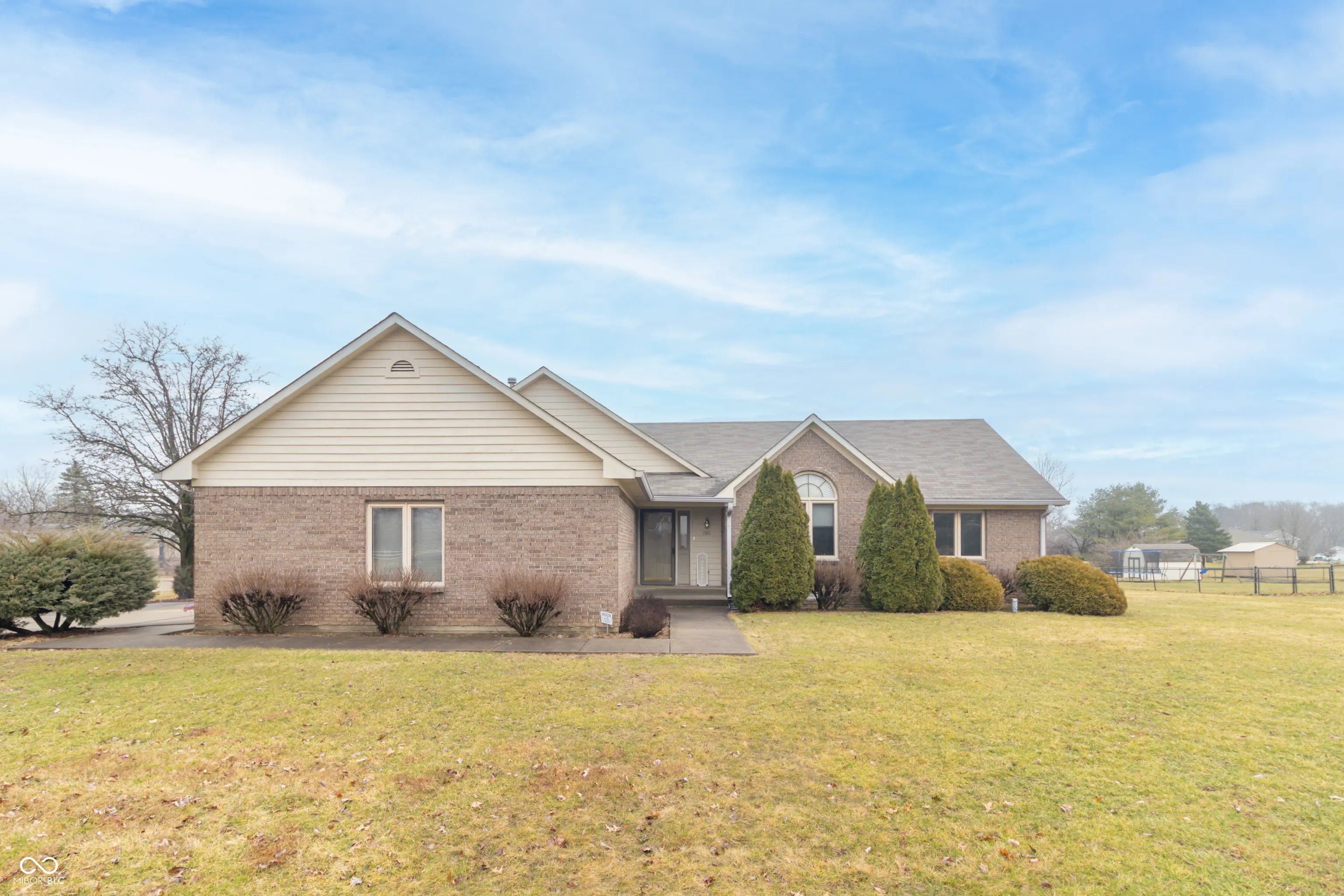 385 N Summerfield Drive, Greenfield