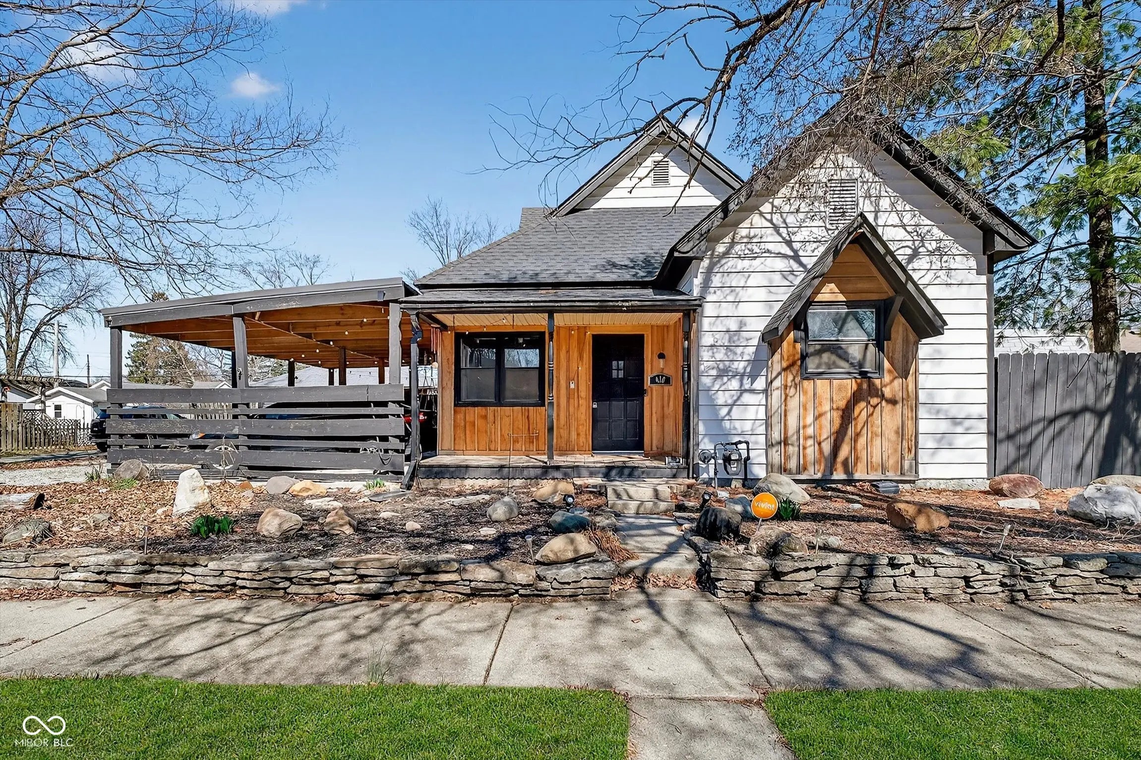 416 W 5th Street W, Greenfield