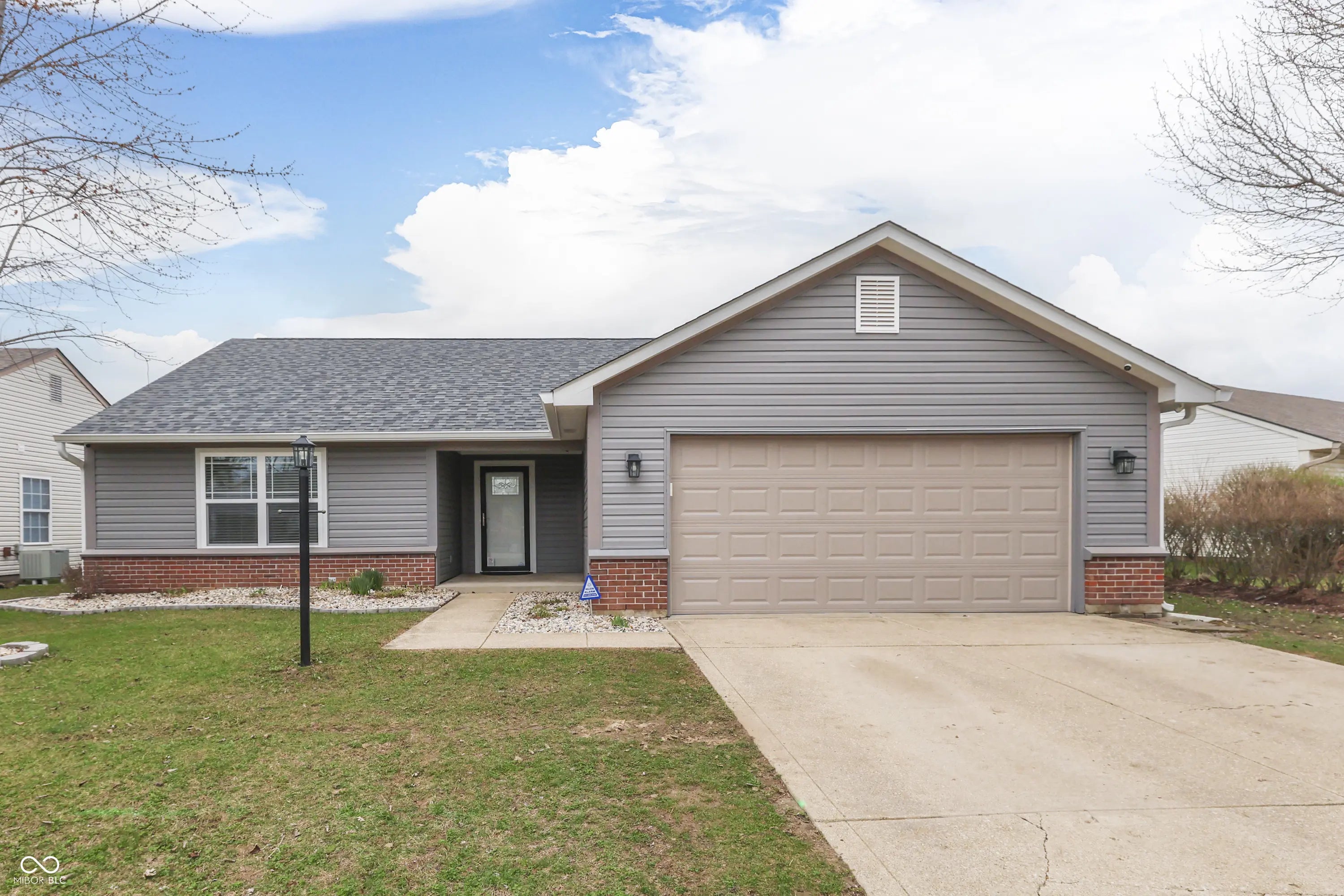 8042 Southern Trails Place, Indianapolis