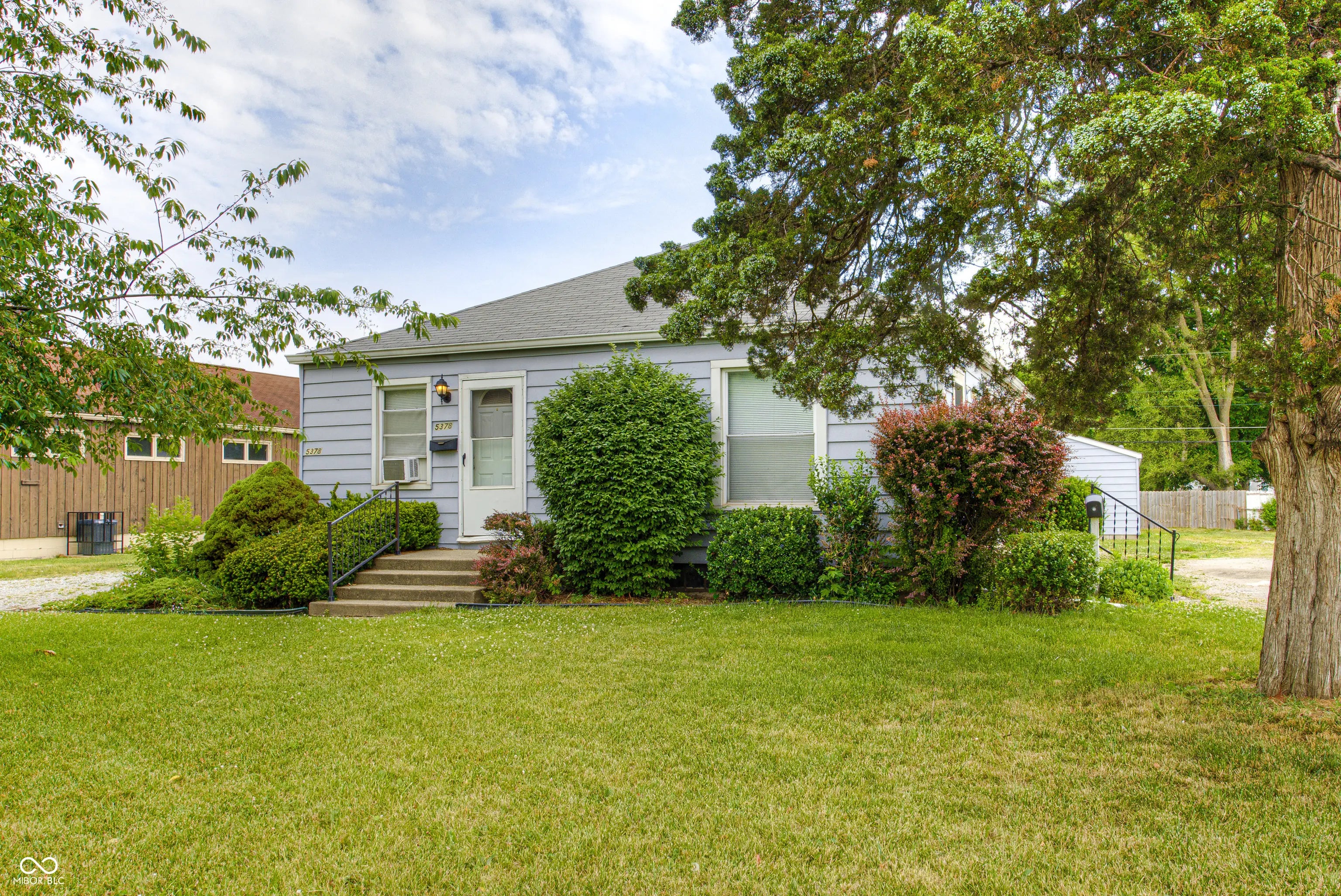 5376 W 10th Street, Indianapolis