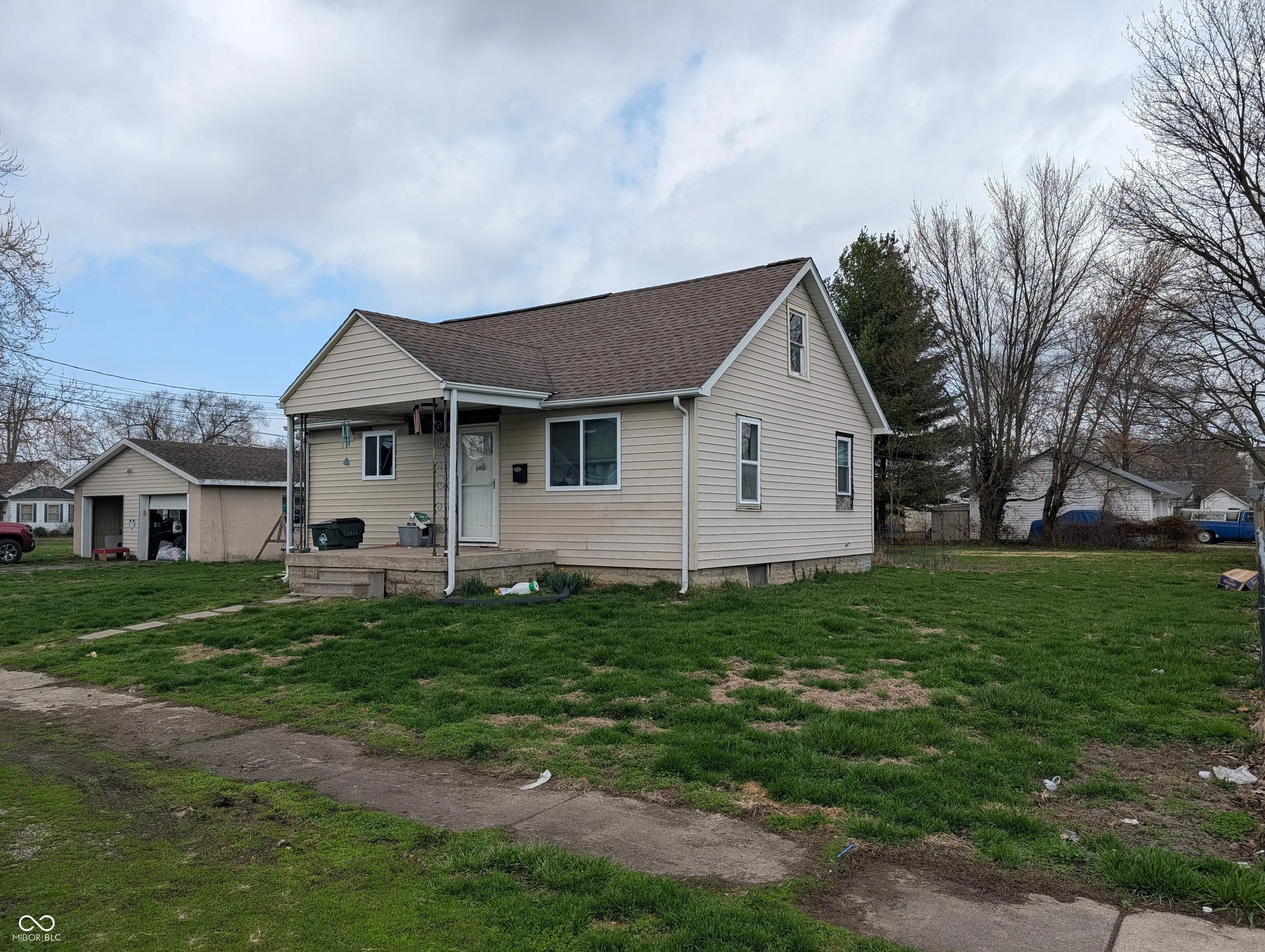 404 Oak Street, Crothersville