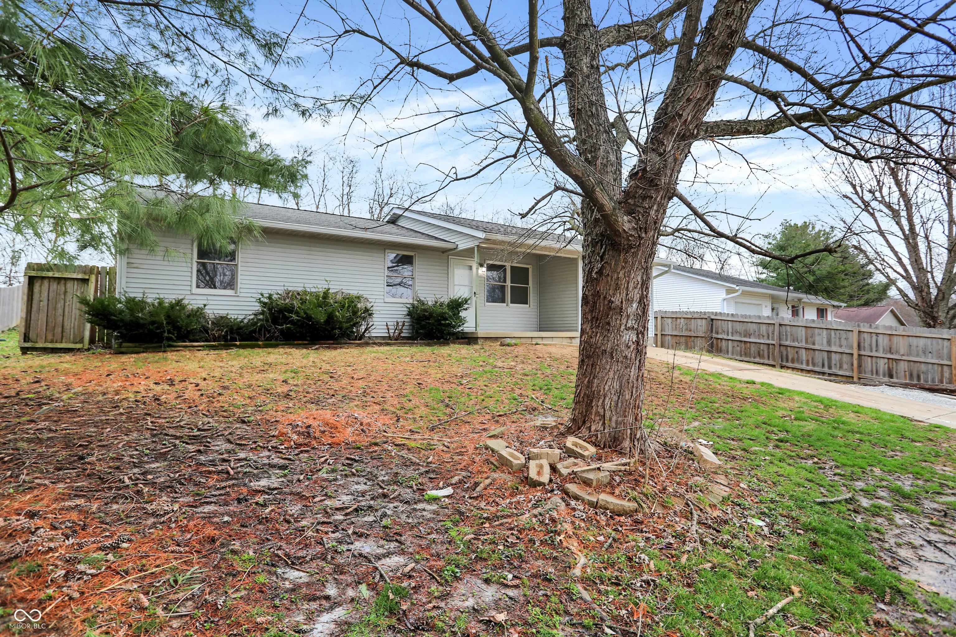 Photo of 401 W Iroquois Drive Ellettsville, IN 47429