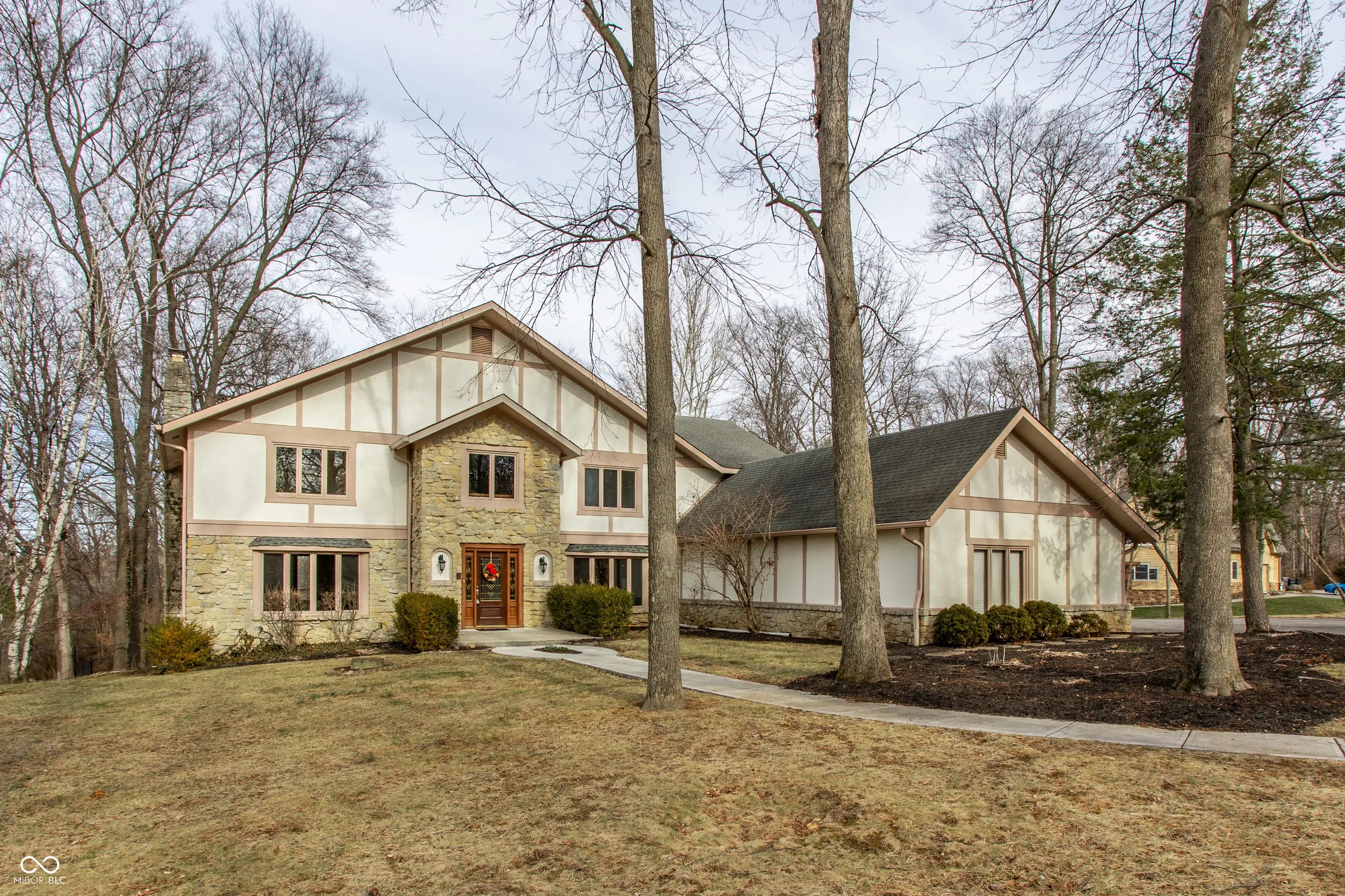 6850 Fox Lake Court, Indianapolis