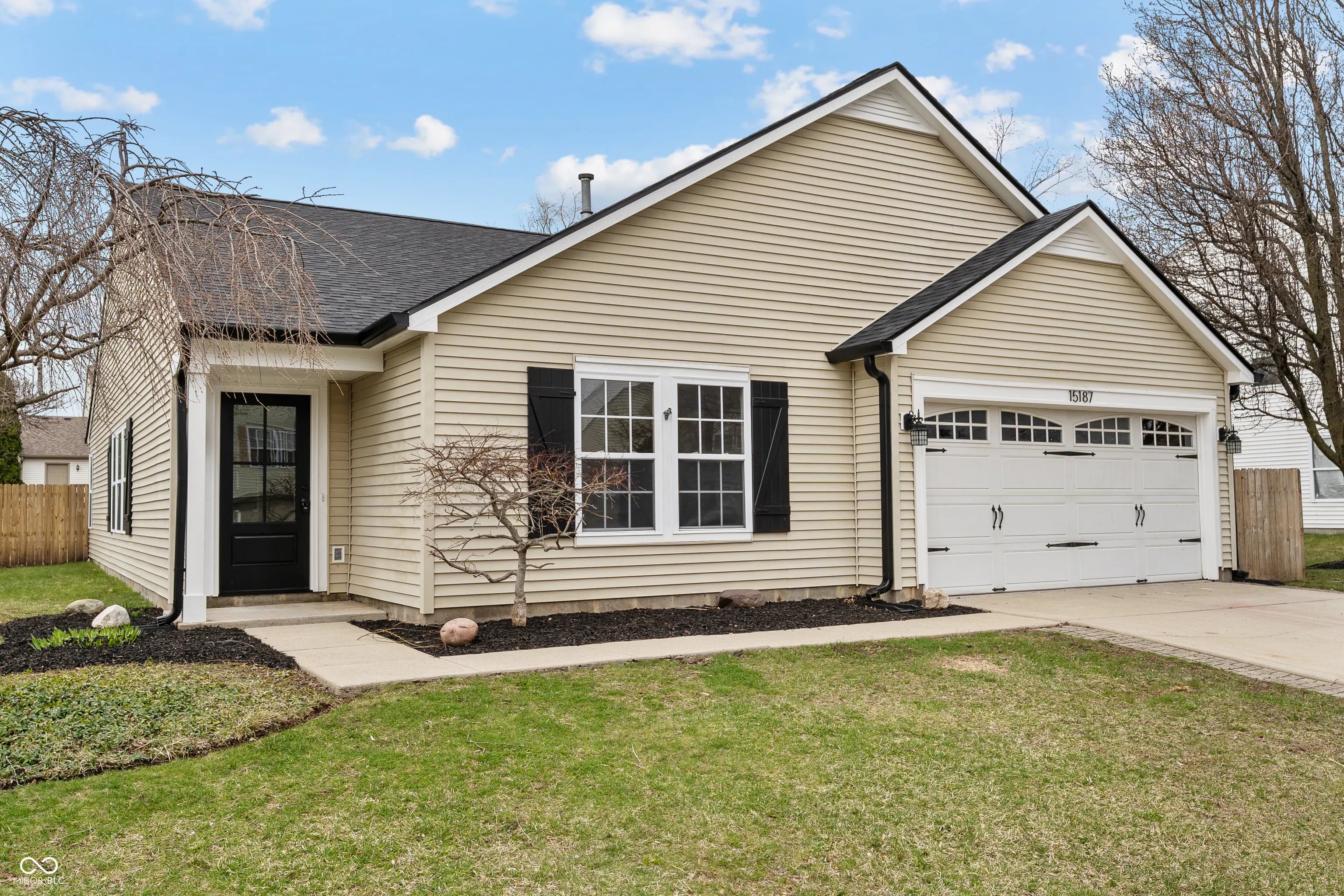 Photo of 15187 Redcliff Drive Noblesville, IN 46062