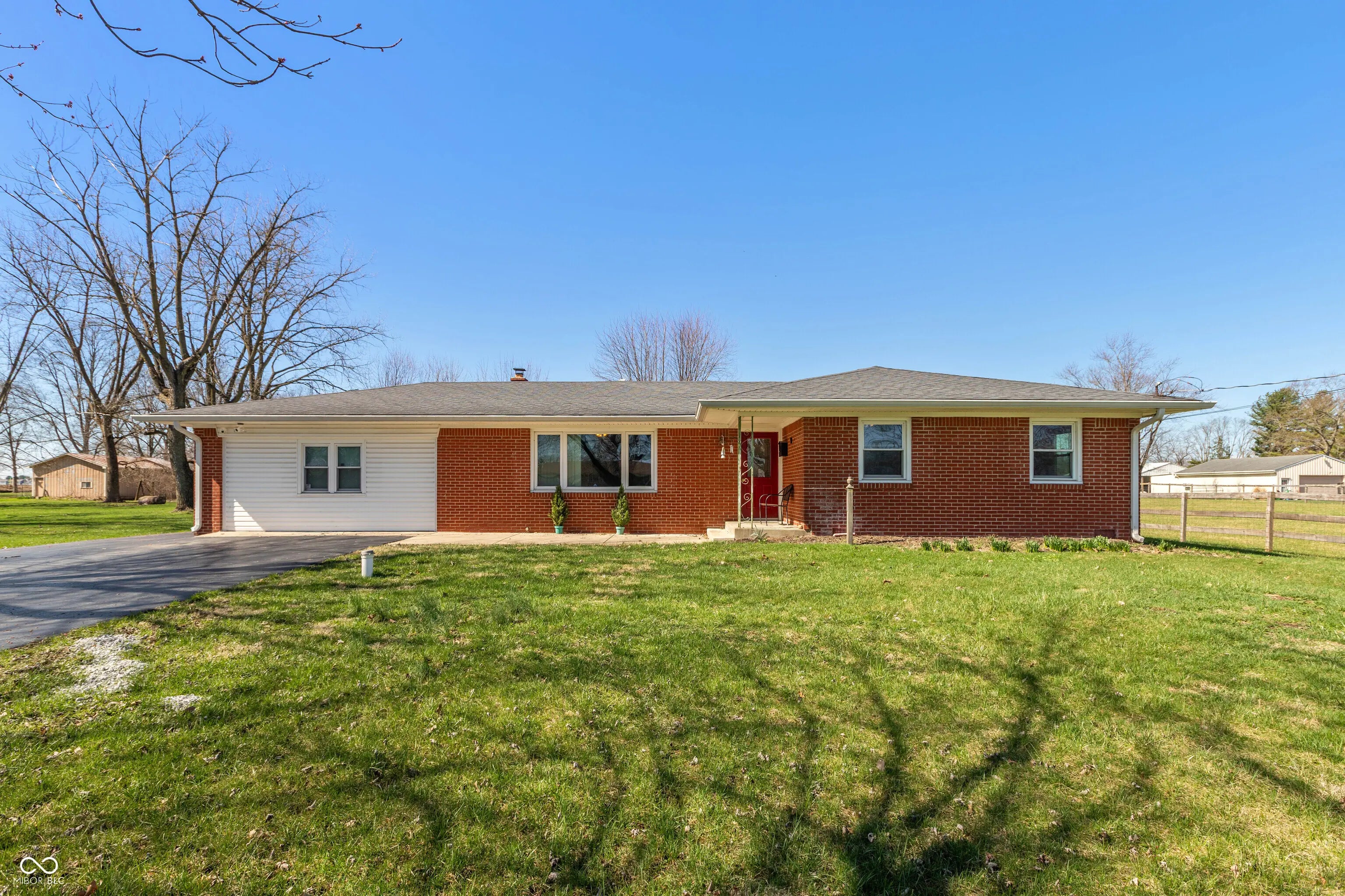 Photo of 5150 Hickory Road Indianapolis, IN 46239