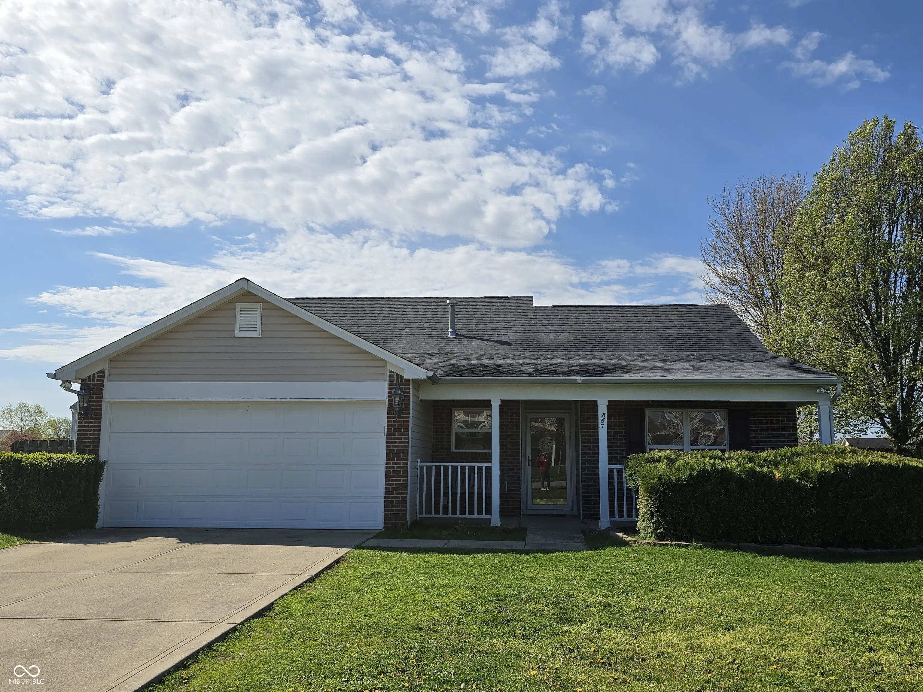 Photo of 865 W Palomino Place Bargersville, IN 46106