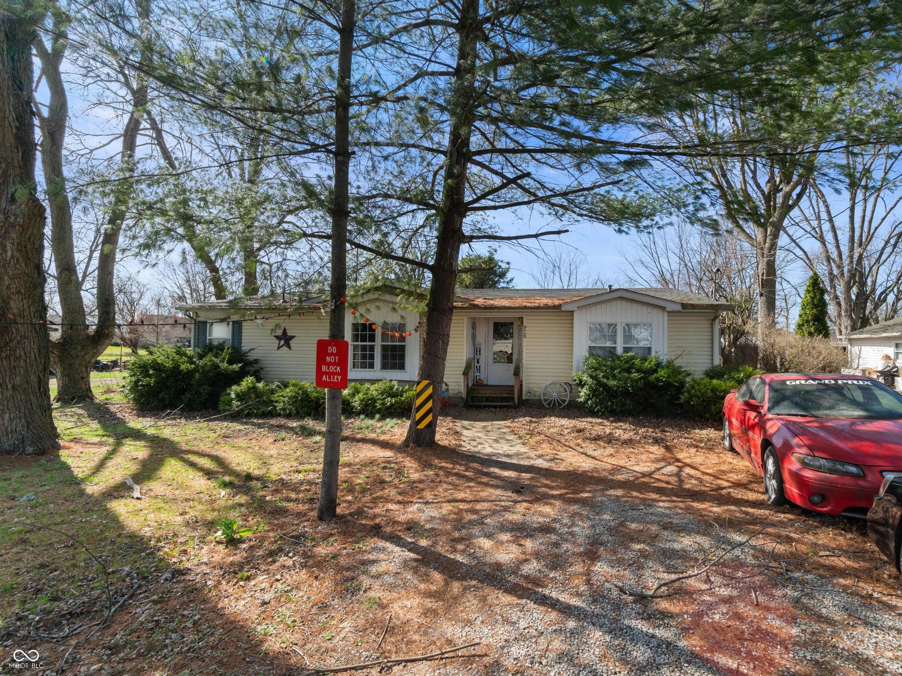 Photo of 928 S Broadway Street Pendleton, IN 46064