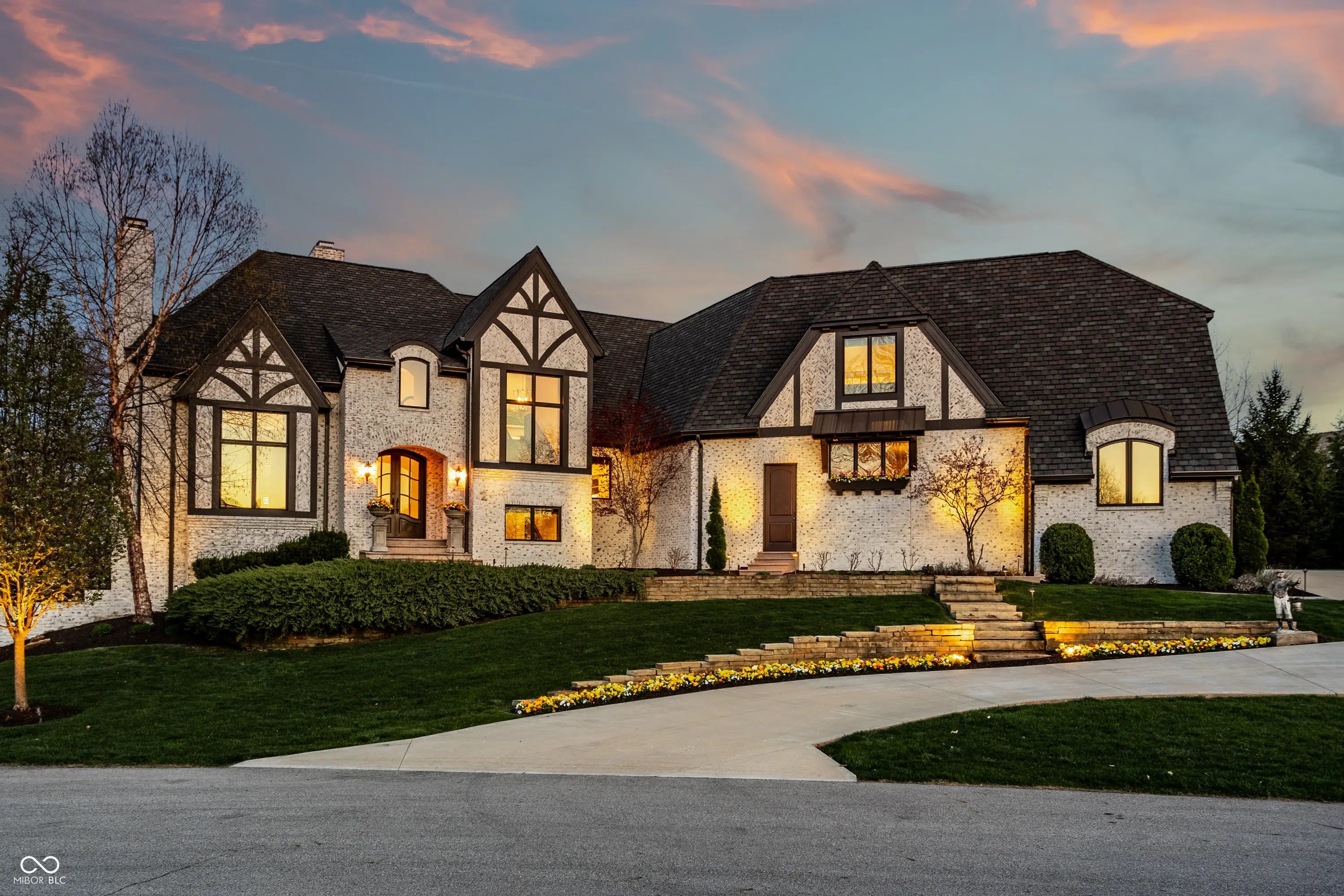 2 Woodard Bluff, Zionsville