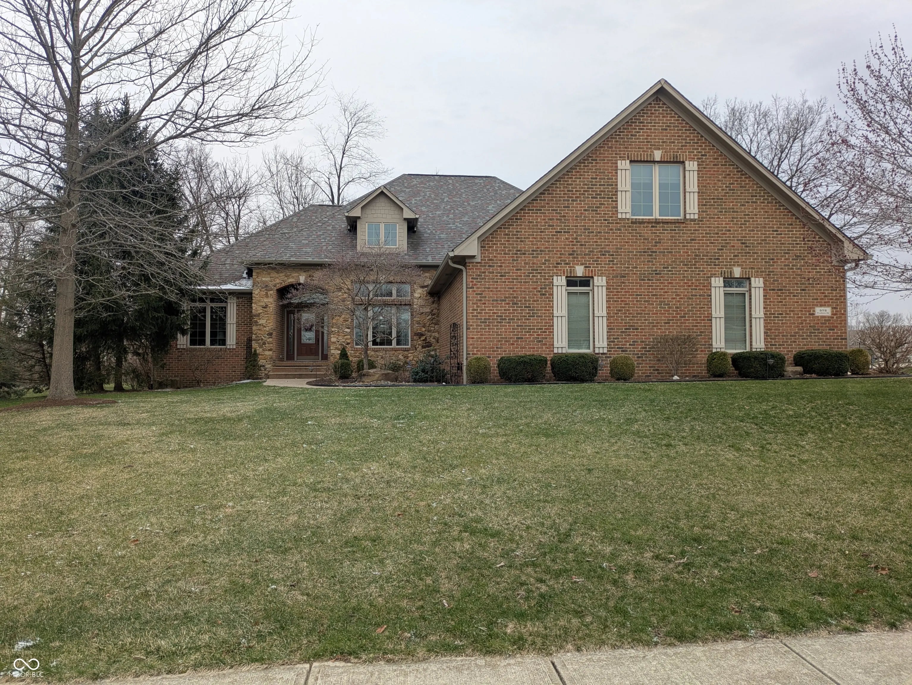 572 Foxboro Drive, Avon