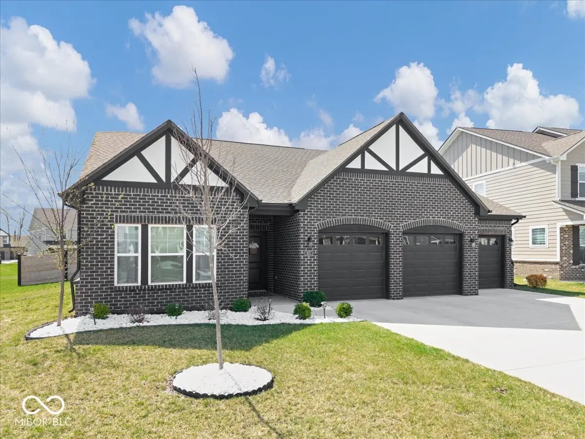 411 Cape May Drive, Westfield