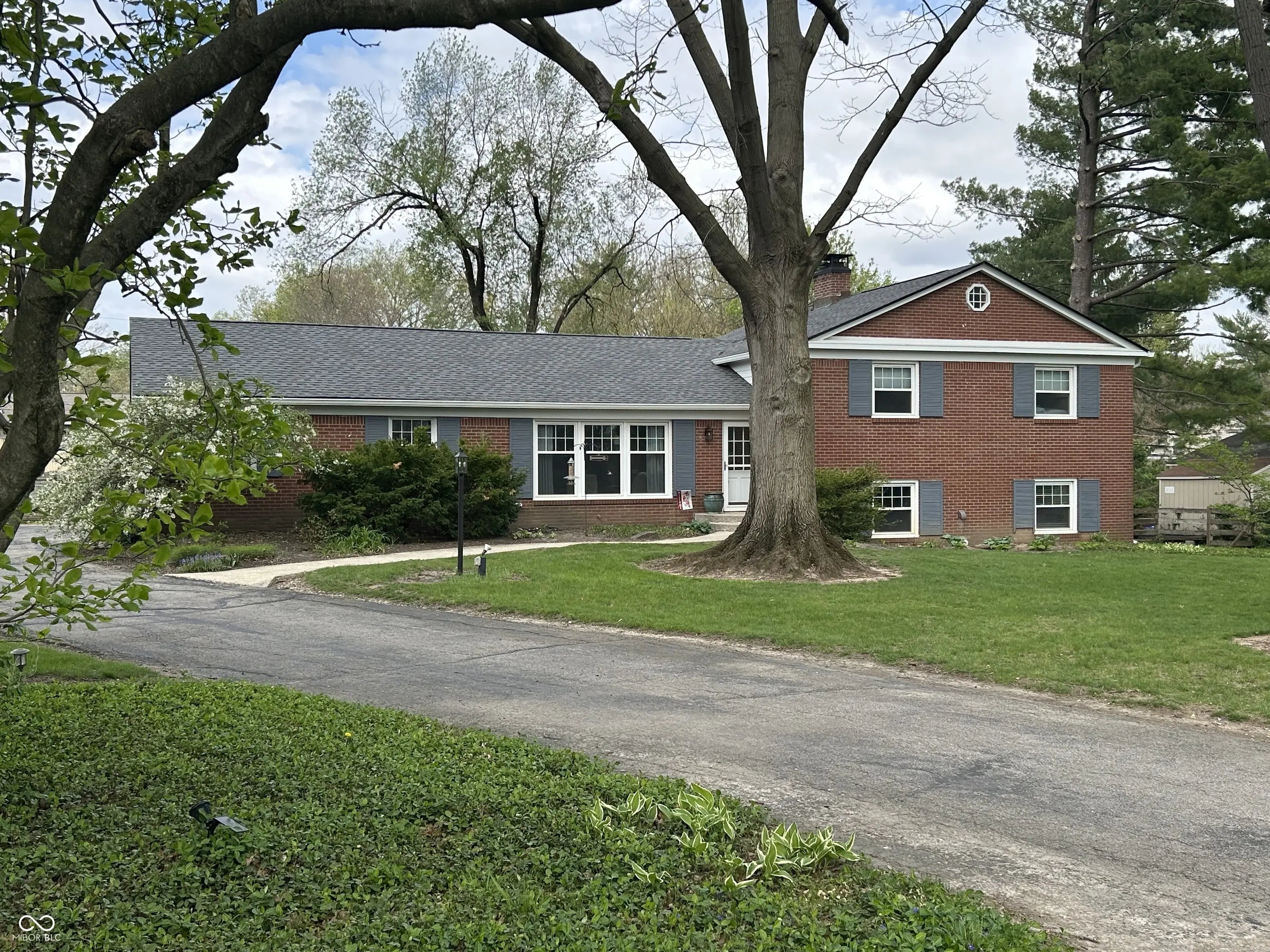 7432 Glenview Drive W, Indianapolis