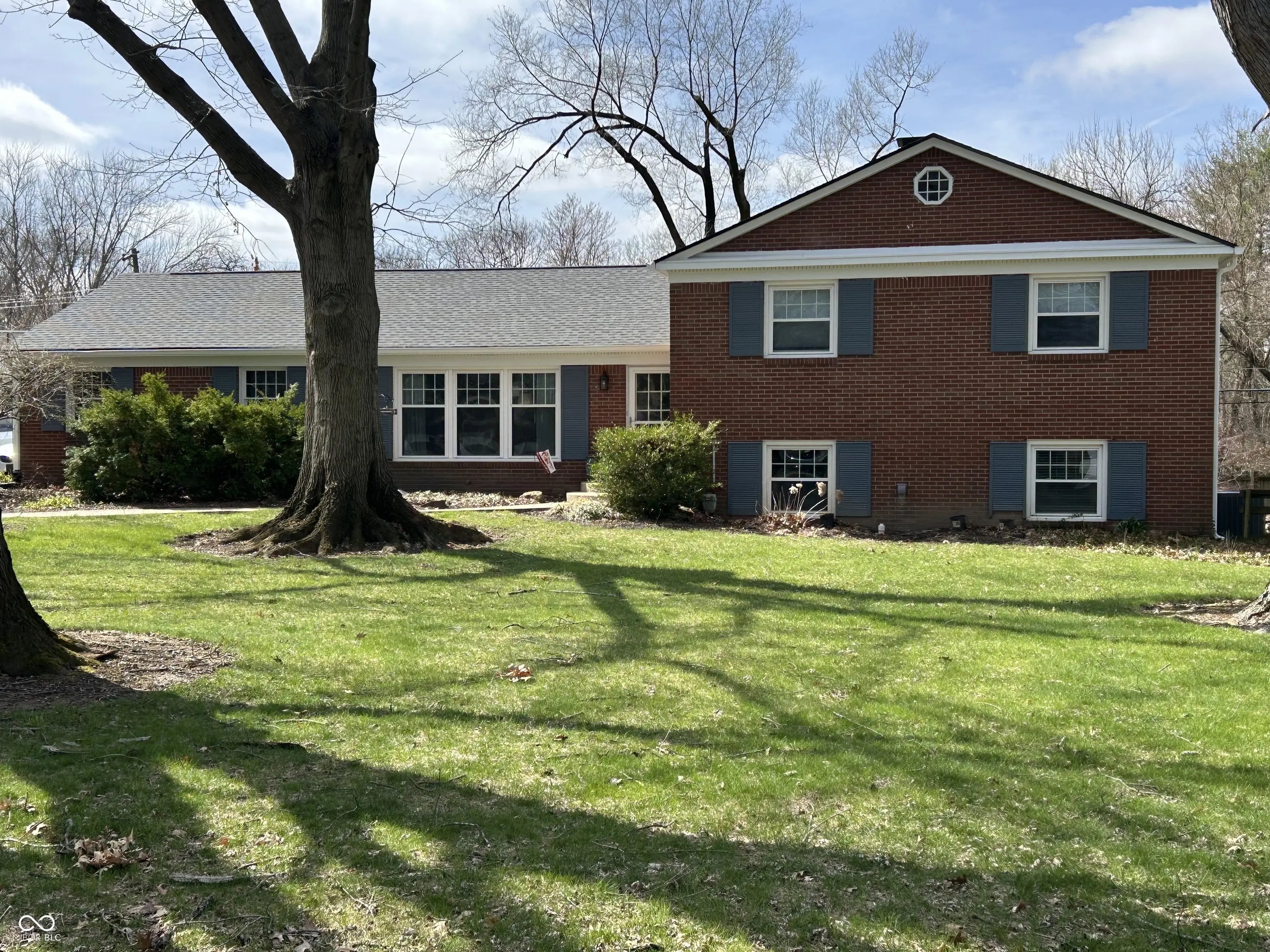 7432 Glenview Drive W, Indianapolis