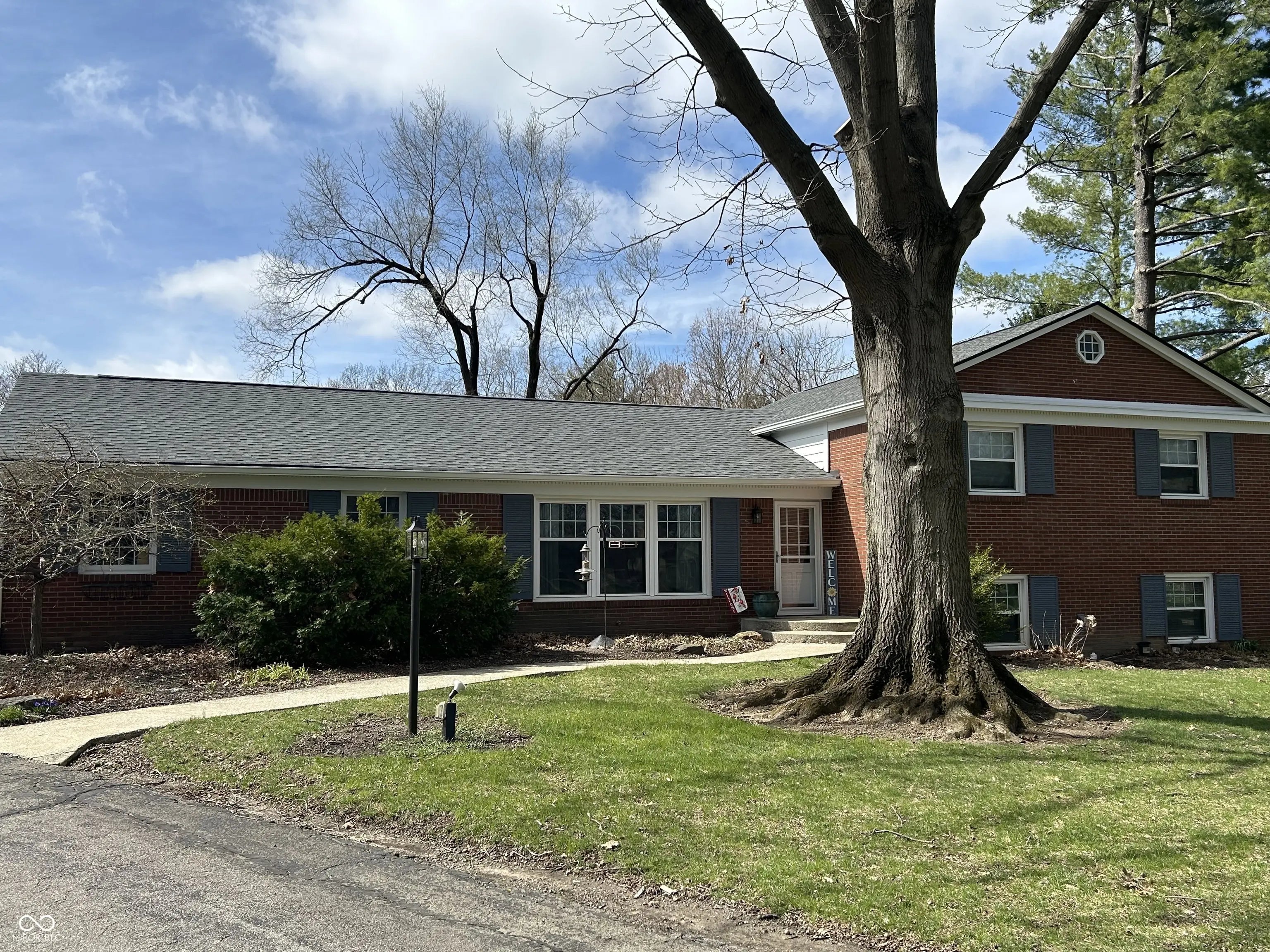 7432 Glenview Drive W, Indianapolis