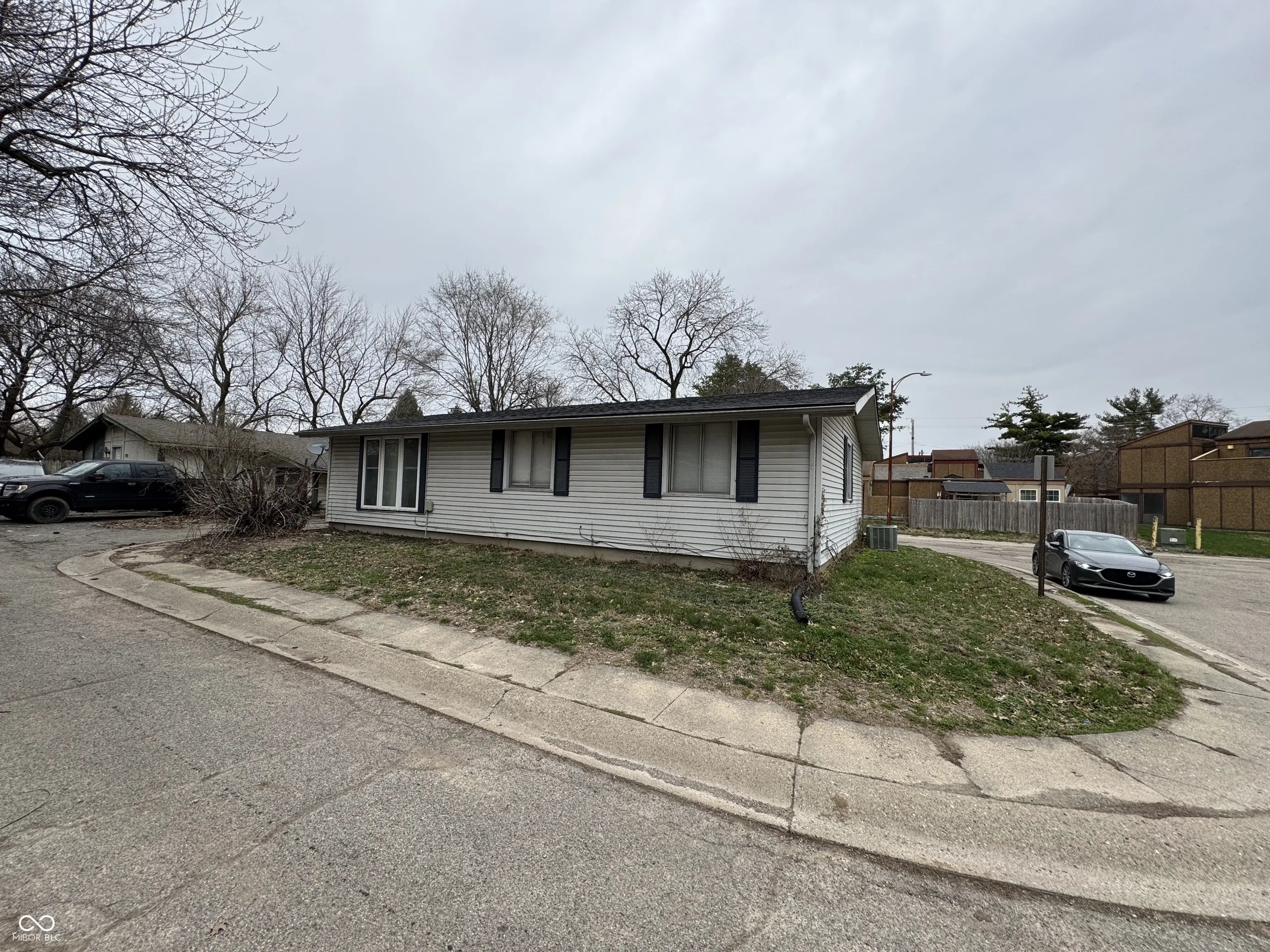 Photo of 2322 Silver Maple Court Indianapolis, IN 46222