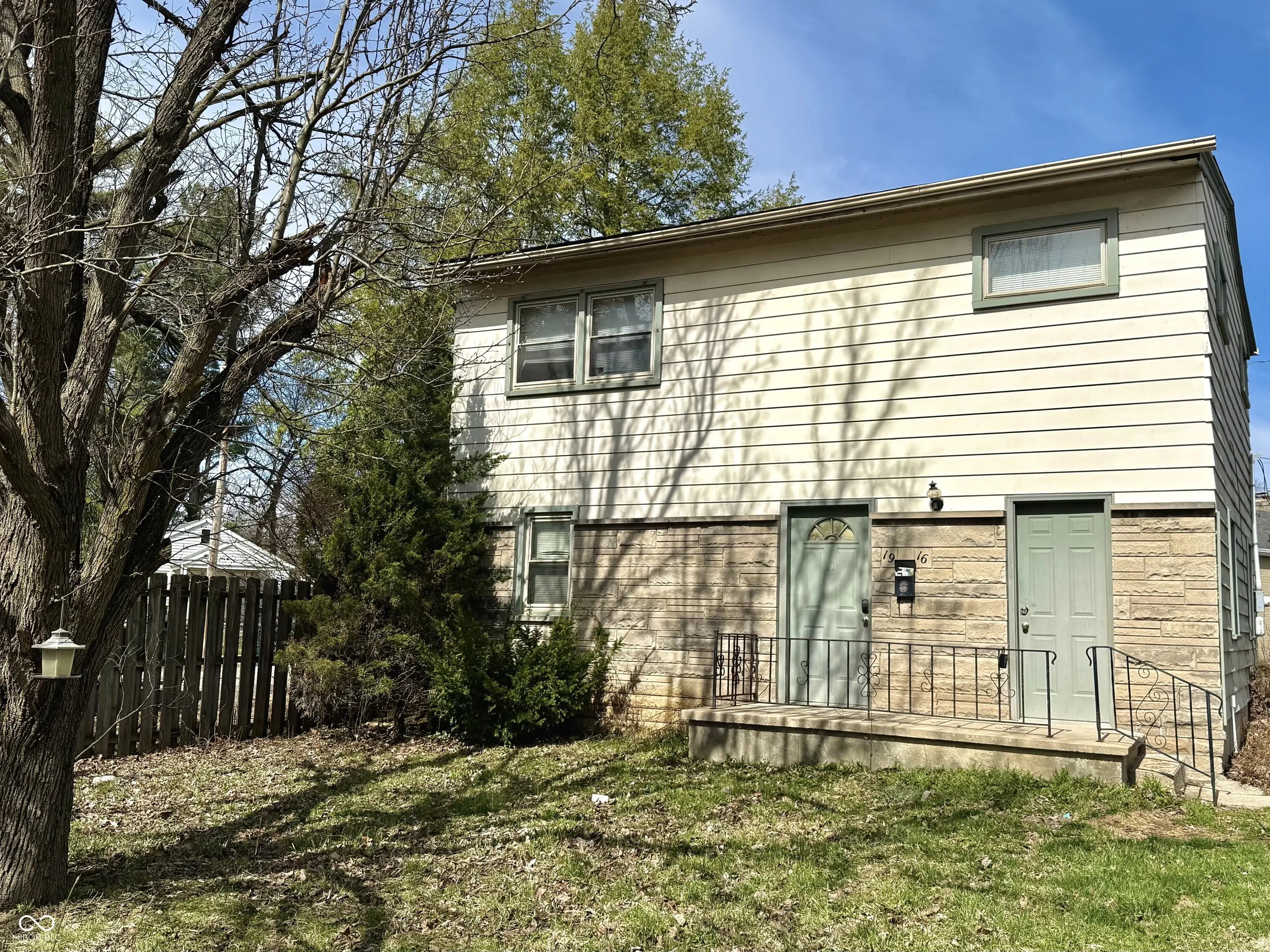 1914 W White River Boulevard, Muncie