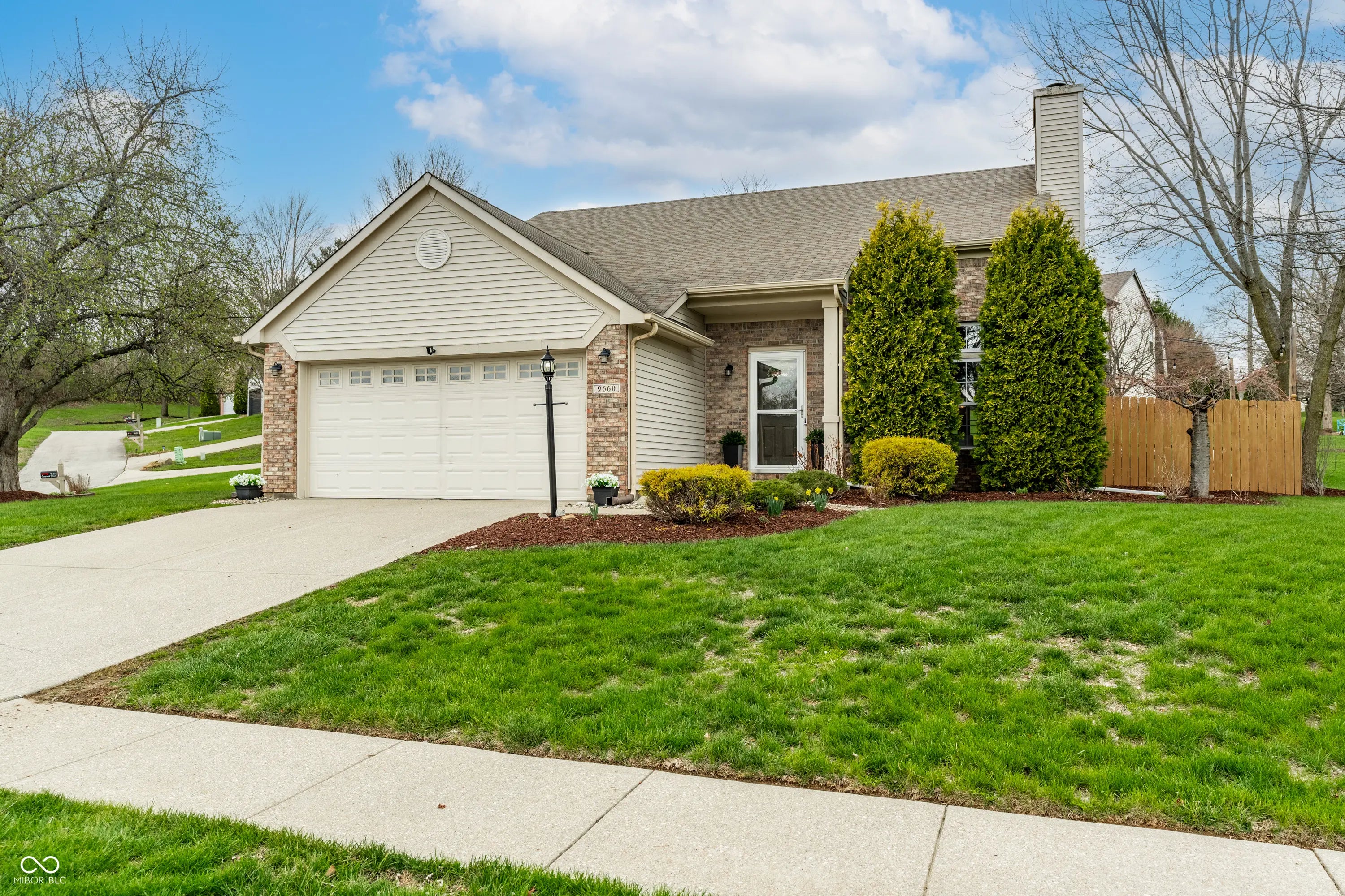 9660 Overcrest Drive, Fishers