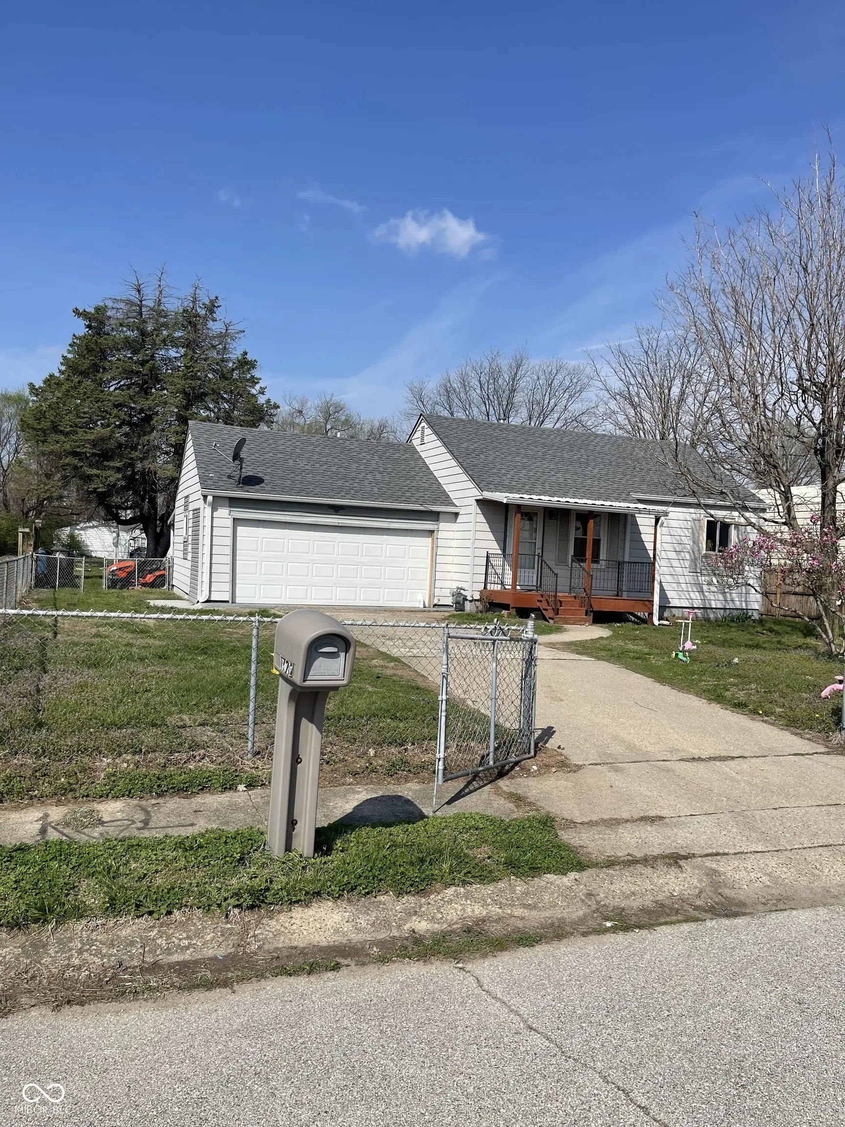Photo of 1722 S Goodlet Avenue Indianapolis, IN 46241
