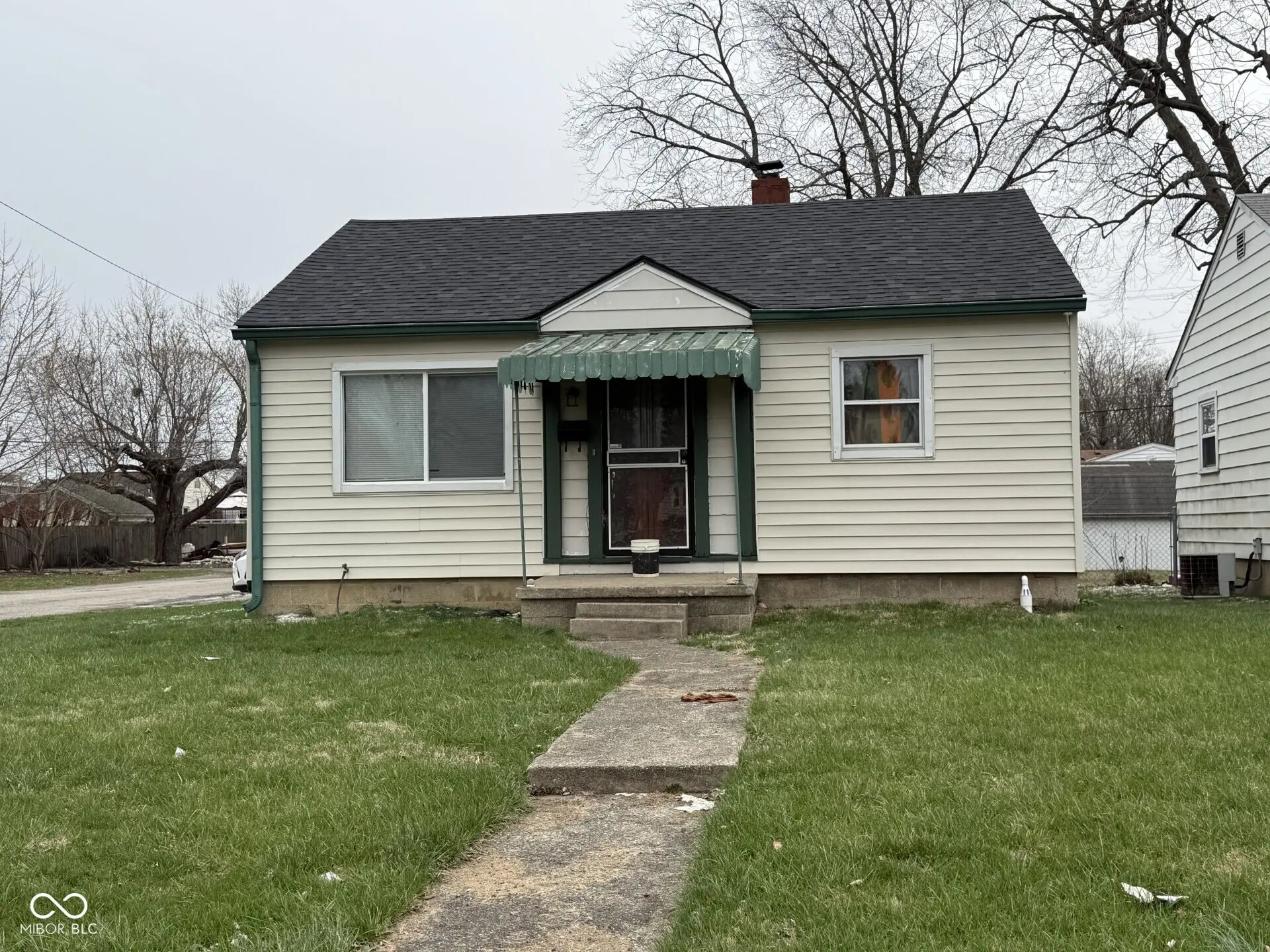 Photo of 701 S Grand Avenue Indianapolis, IN 46219