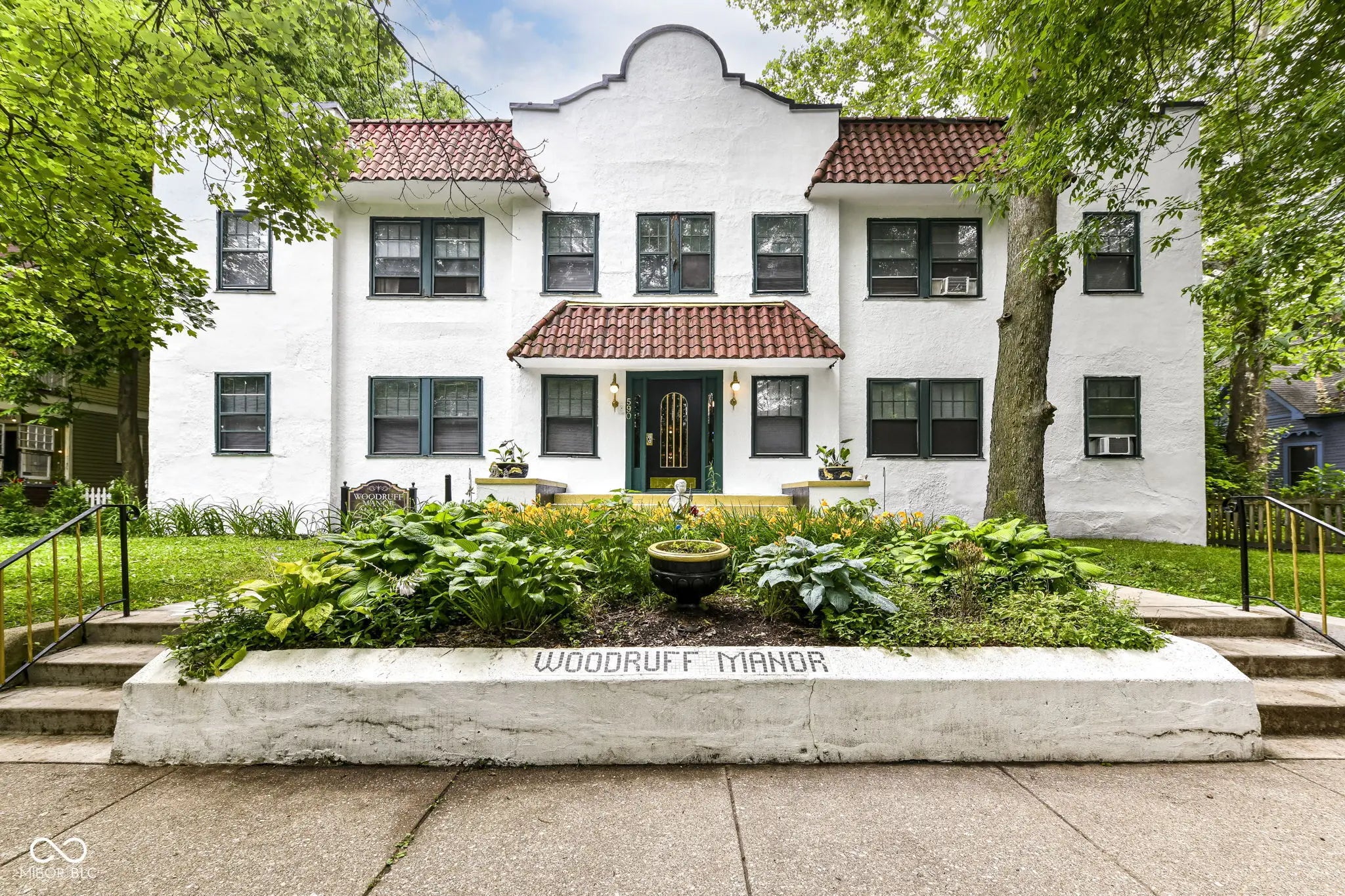 590 E Woodruff Place #12 Drive E, Indianapolis