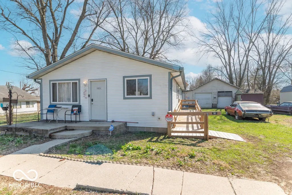 Photo of 5107 Martha Street Indianapolis, IN 46241