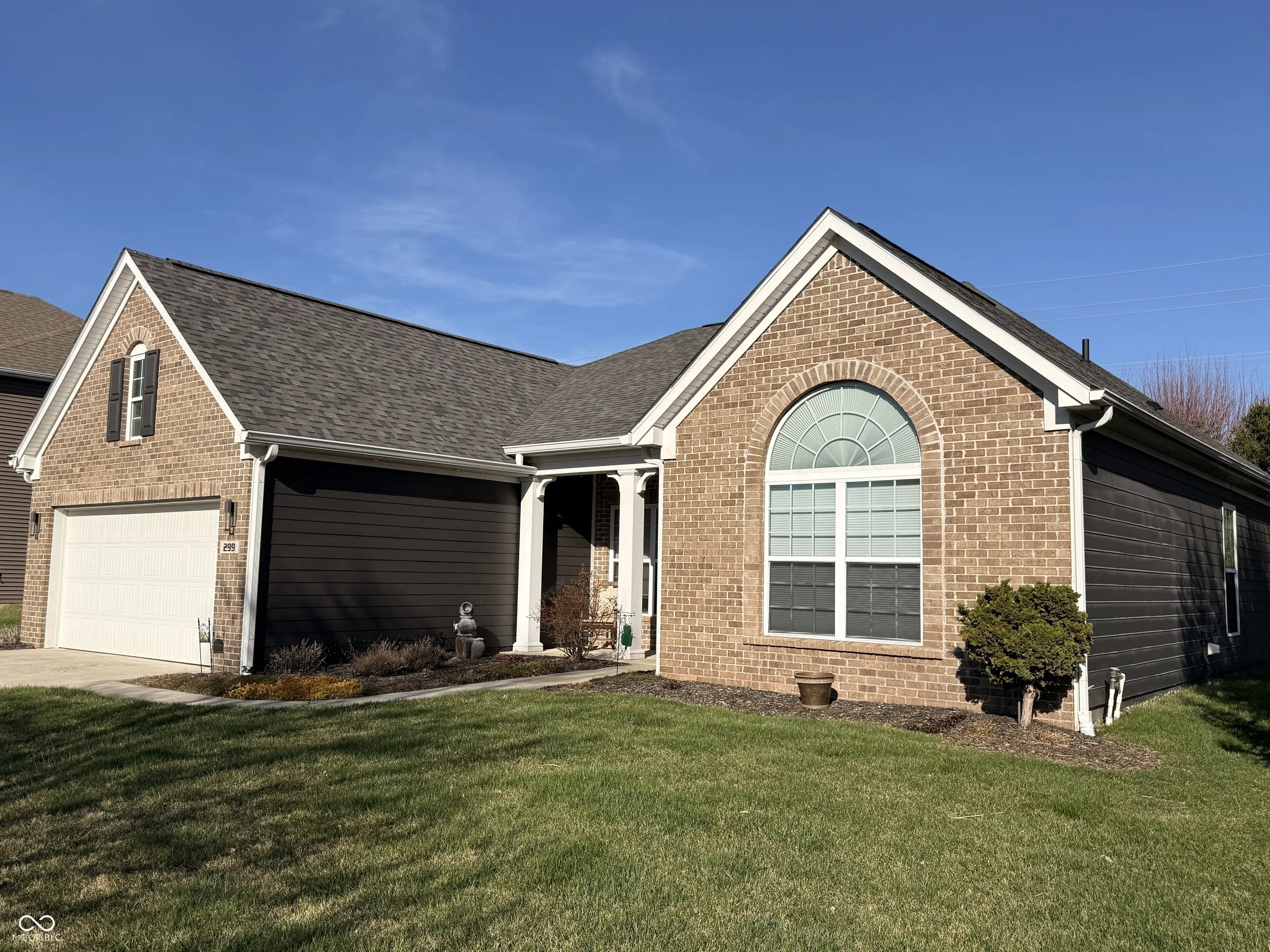 Photo of 299 Entrance Hall View Greenwood, IN 46142