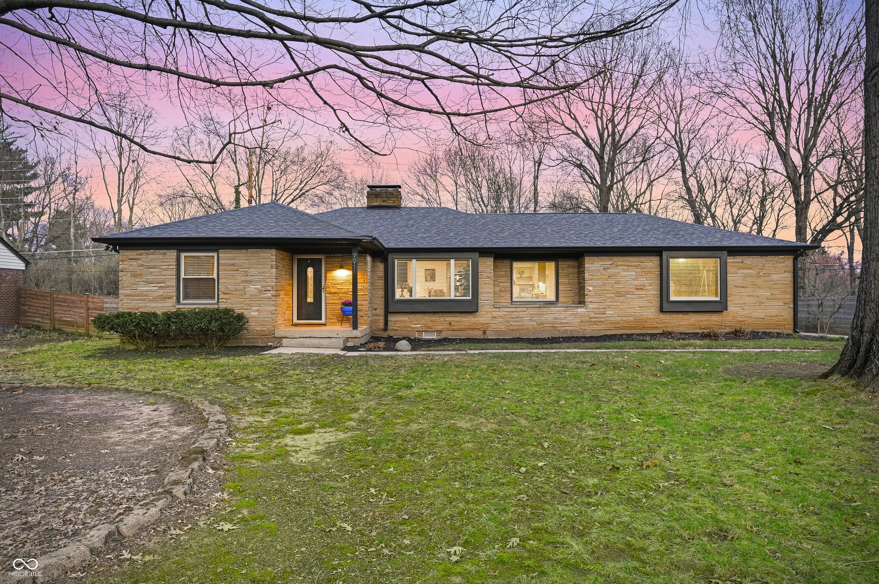 Photo of 7911 Kimlough Drive Indianapolis, IN 46240